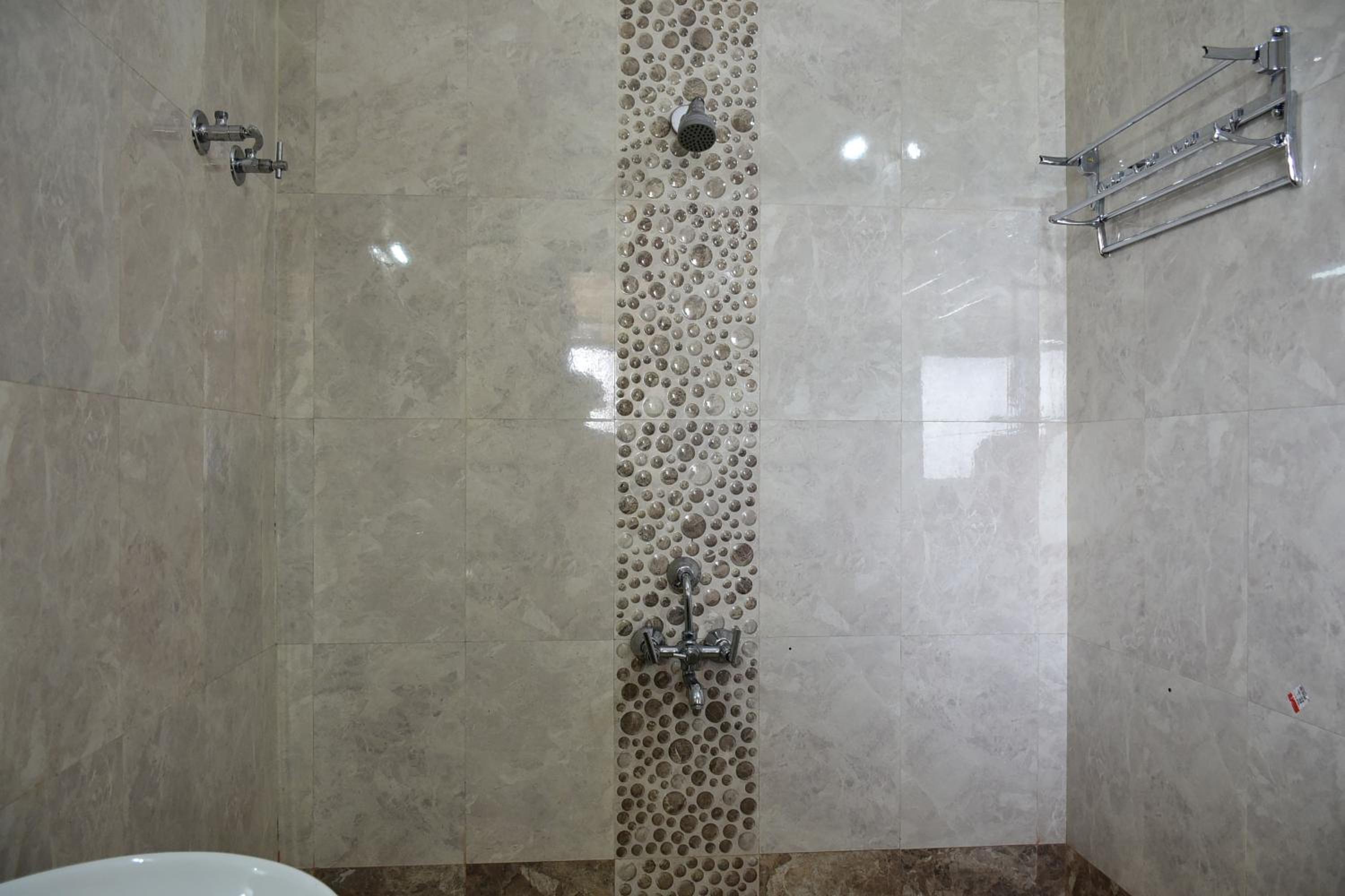 Deluxe Triple Room - Photo 9