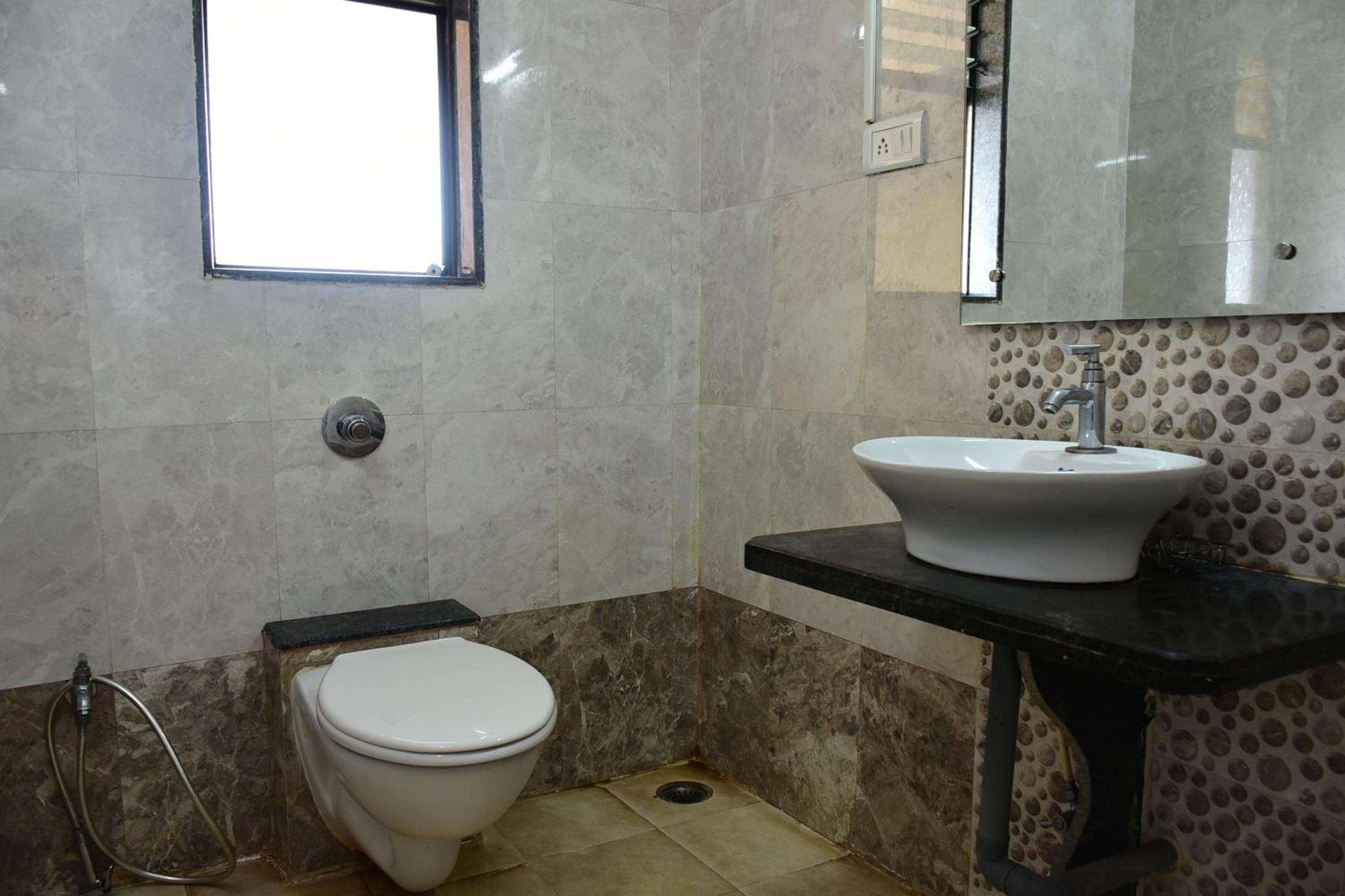 Deluxe Triple Room - Photo 8