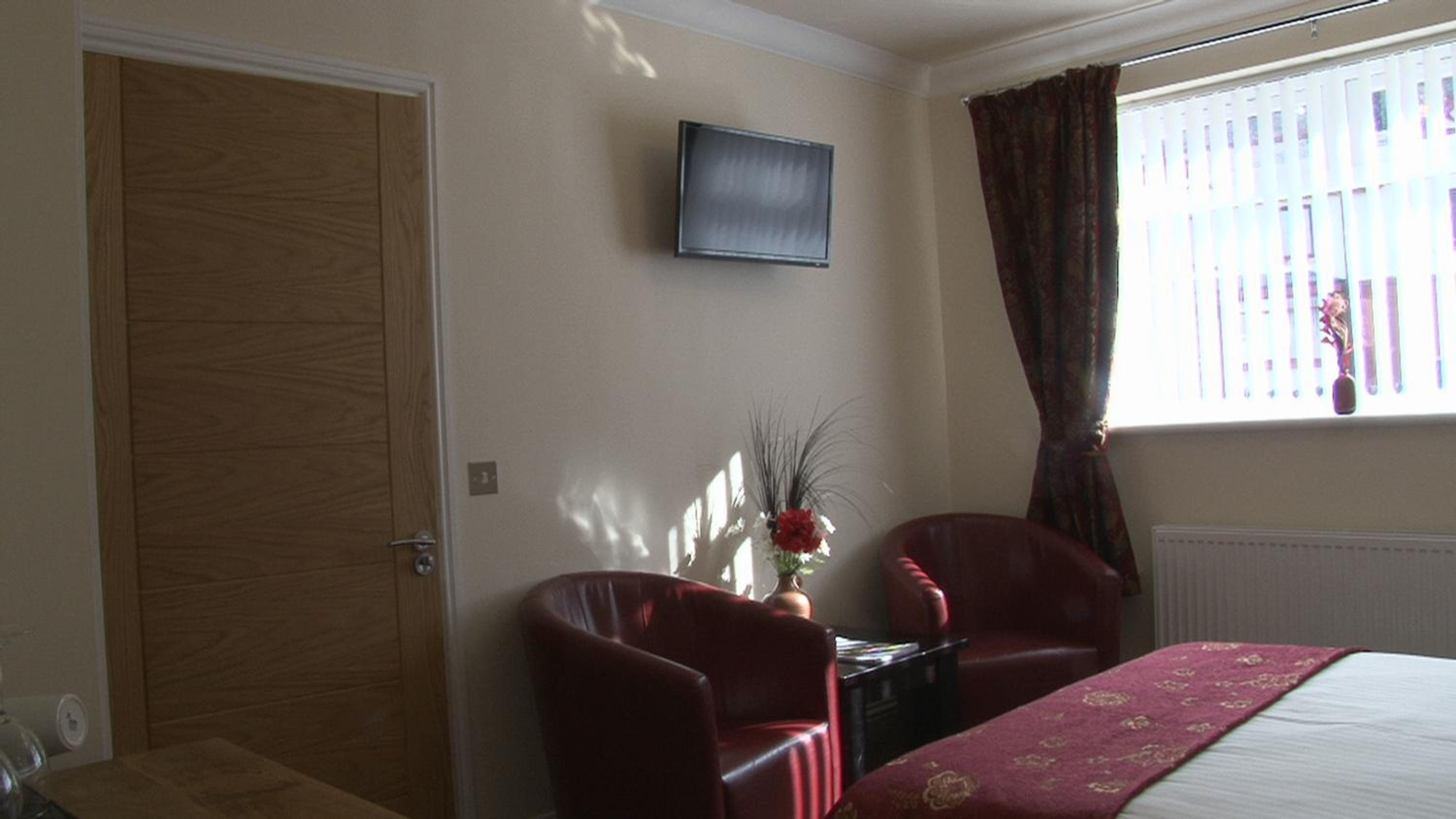 Double Room - Photo 8