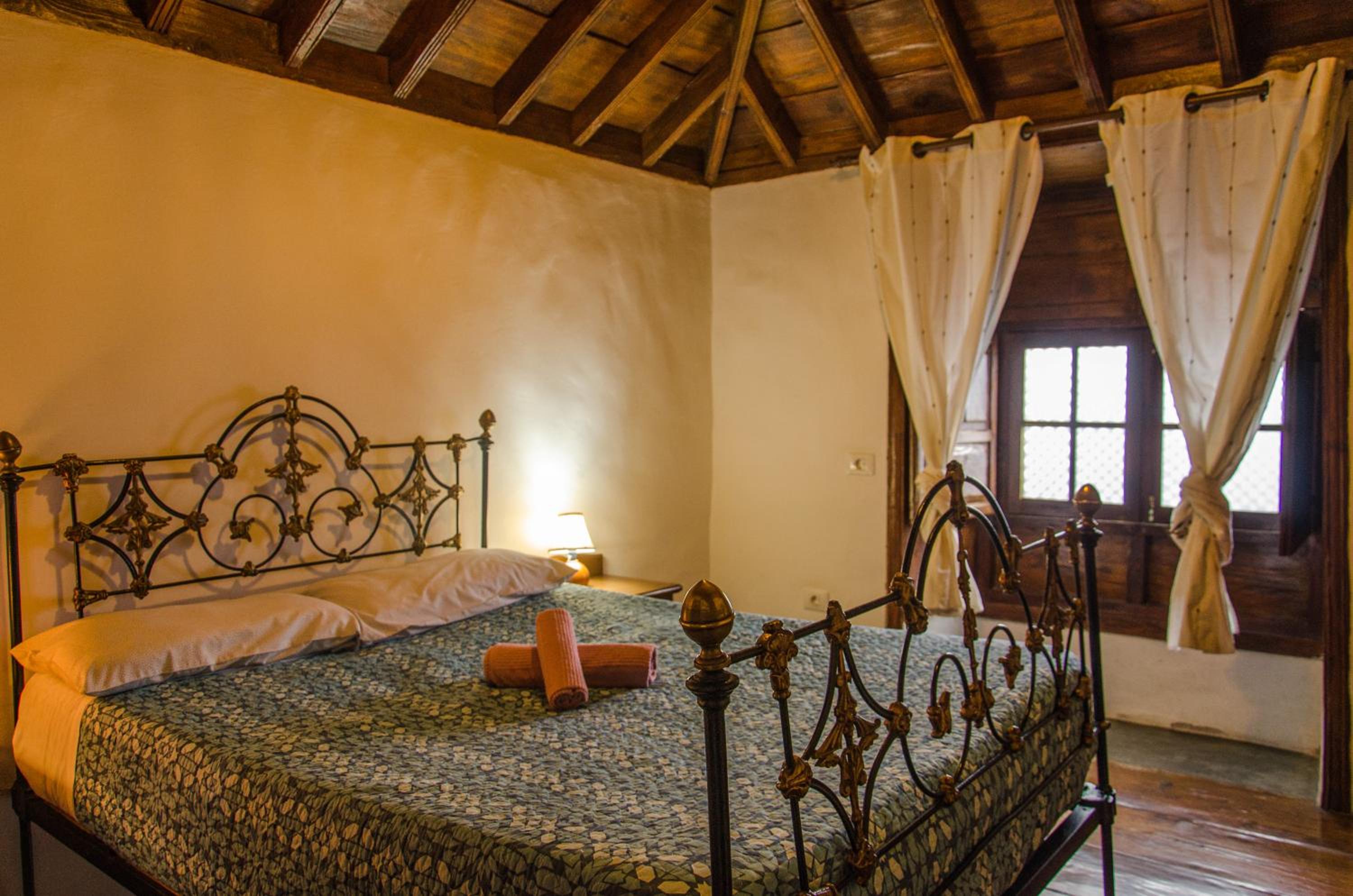 Small Double Room - Photo 2
