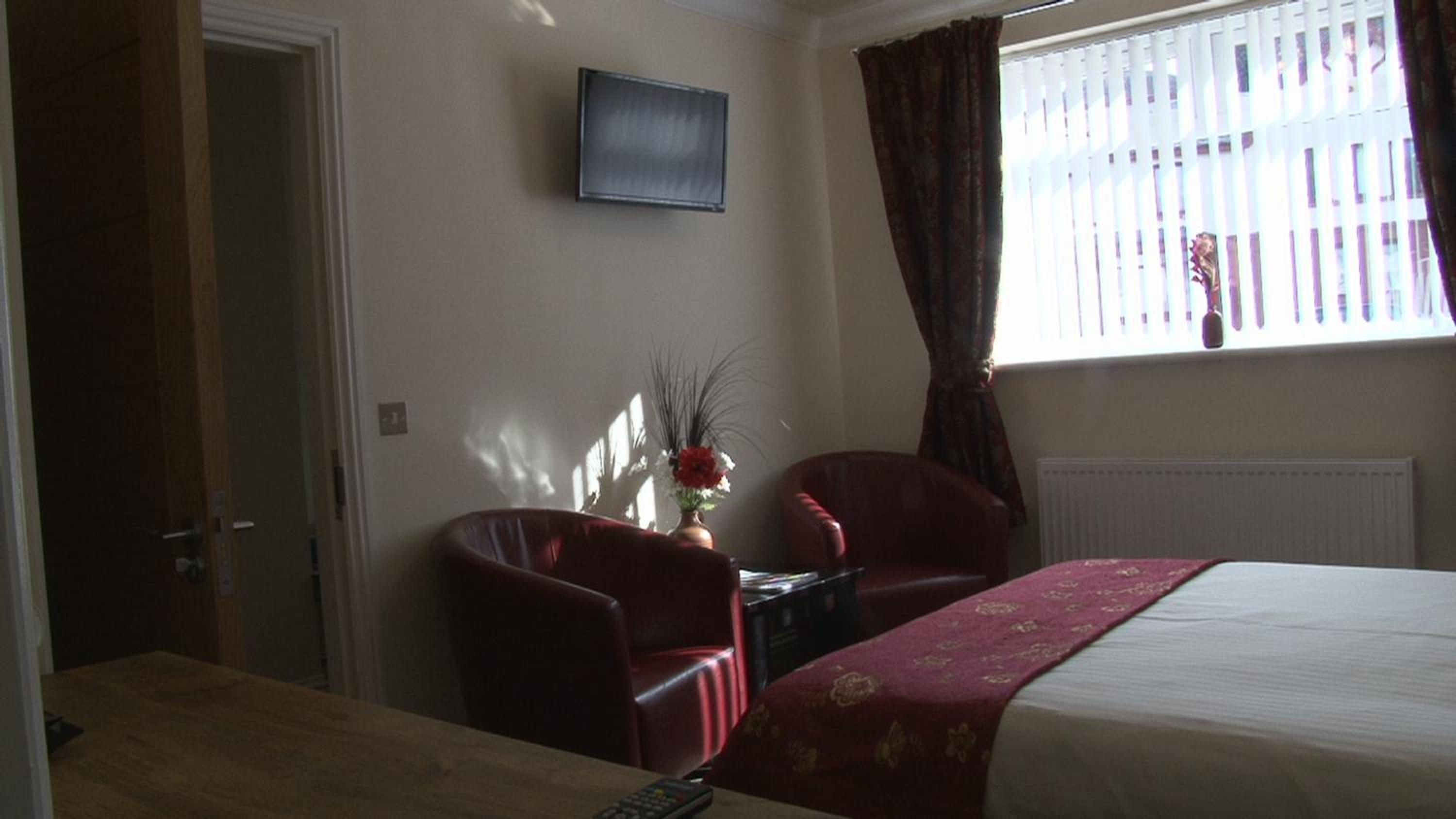 Double Room - Photo 6
