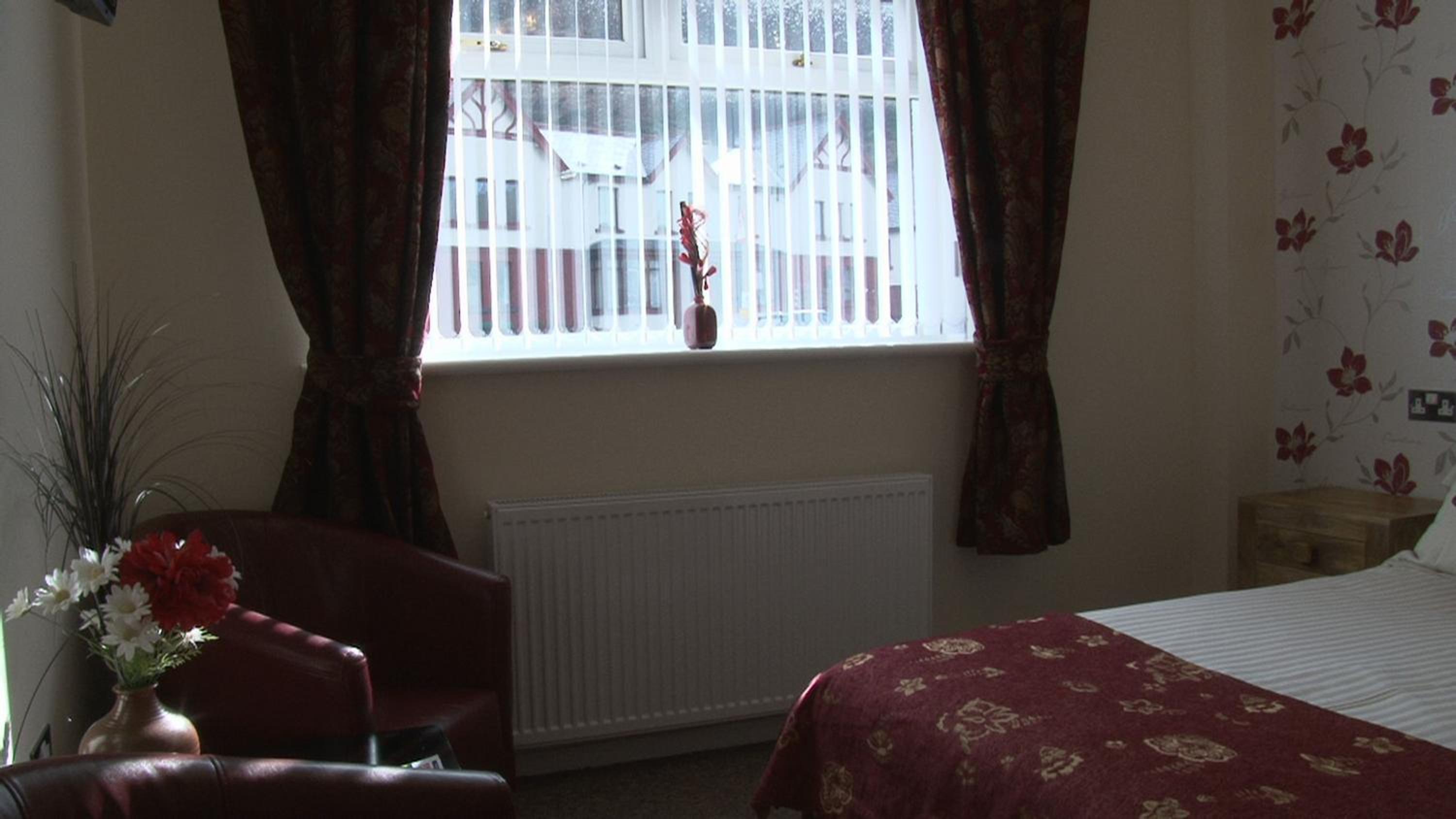Double Room - Photo 7