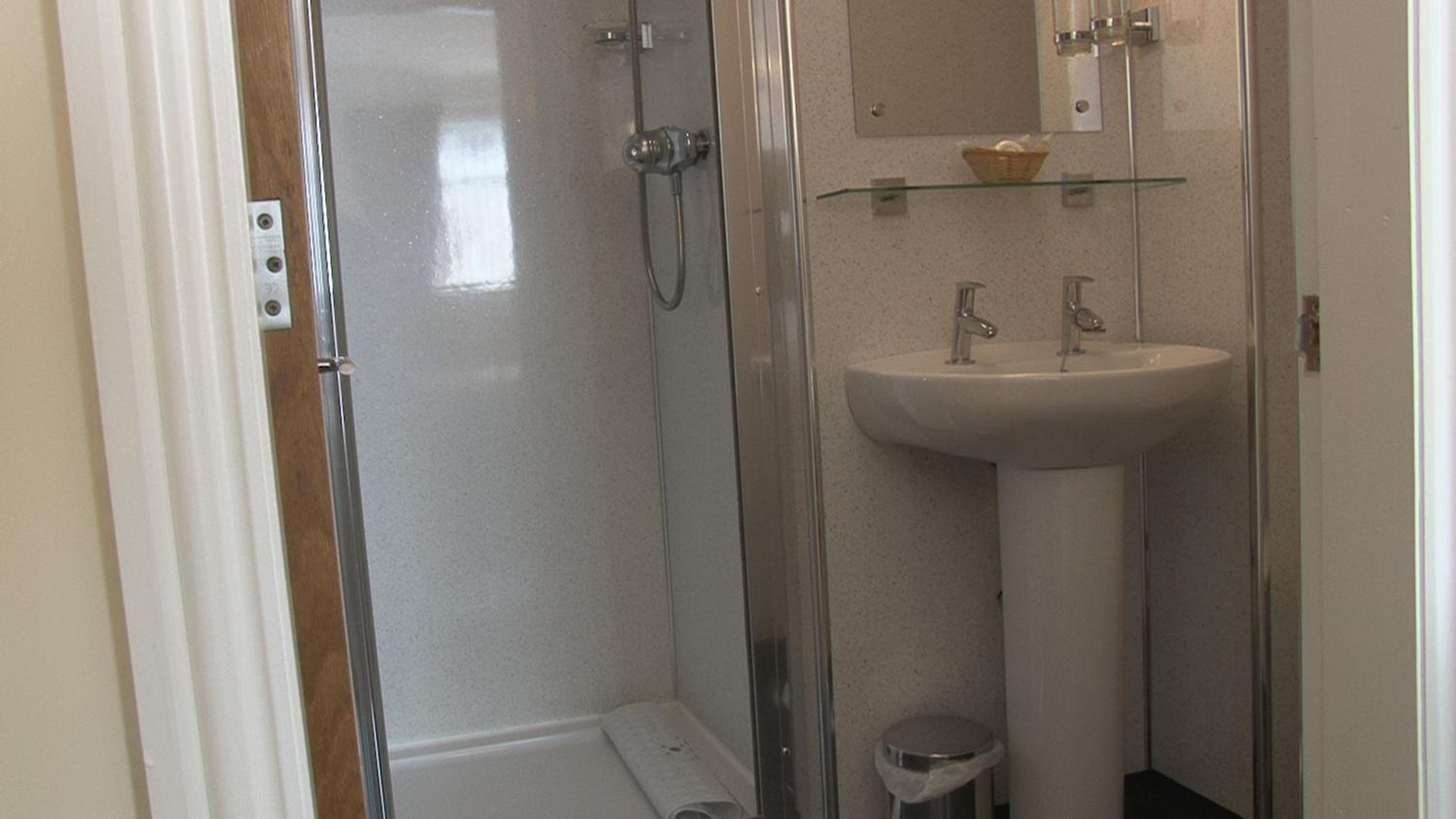 Double Room - Photo 4