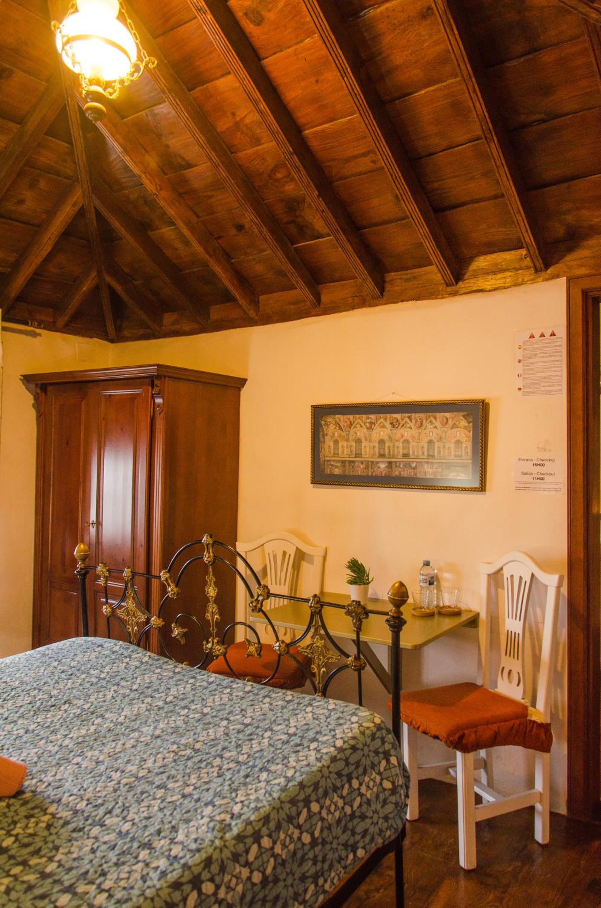 Small Double Room - Photo 3