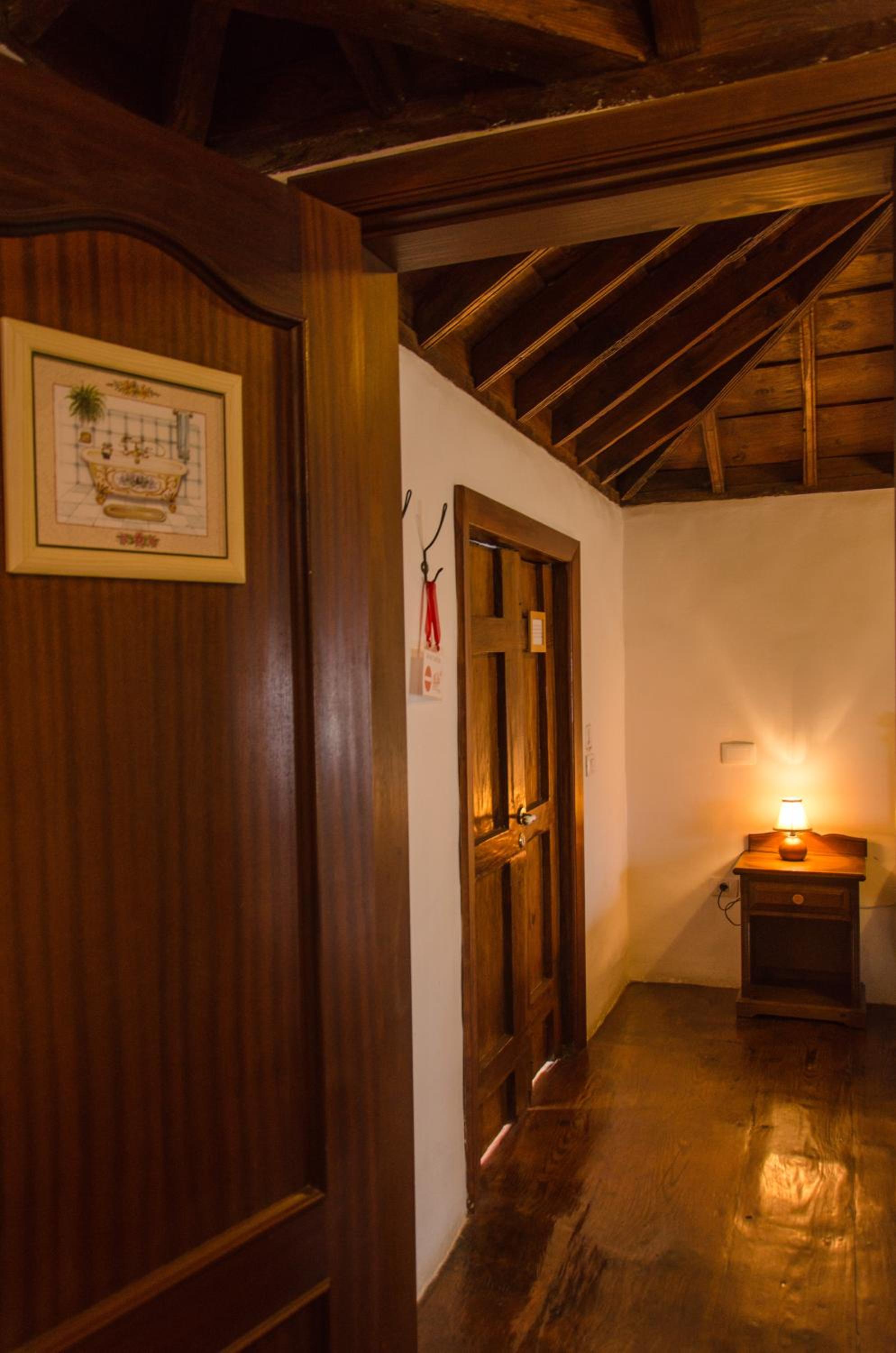 Small Double Room - Photo 6
