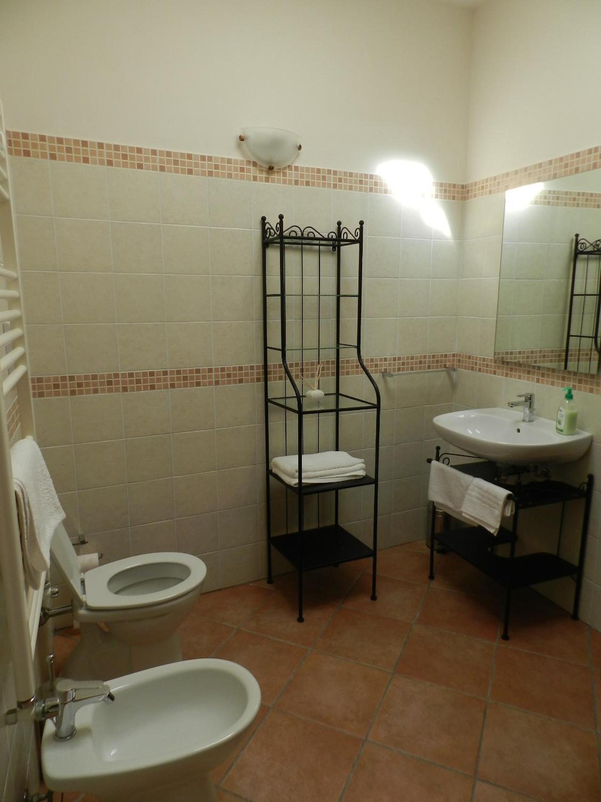 Double Room with Private Bathroom photo 3