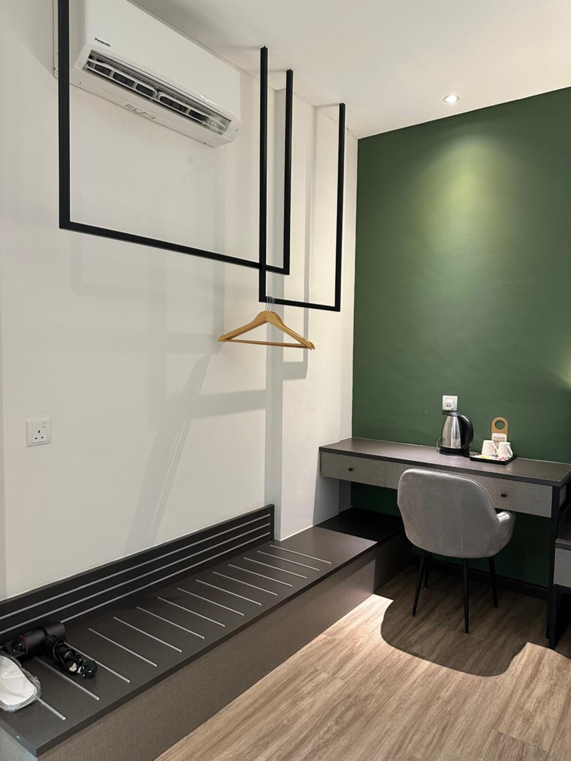 Deluxe King Room - Photo 4