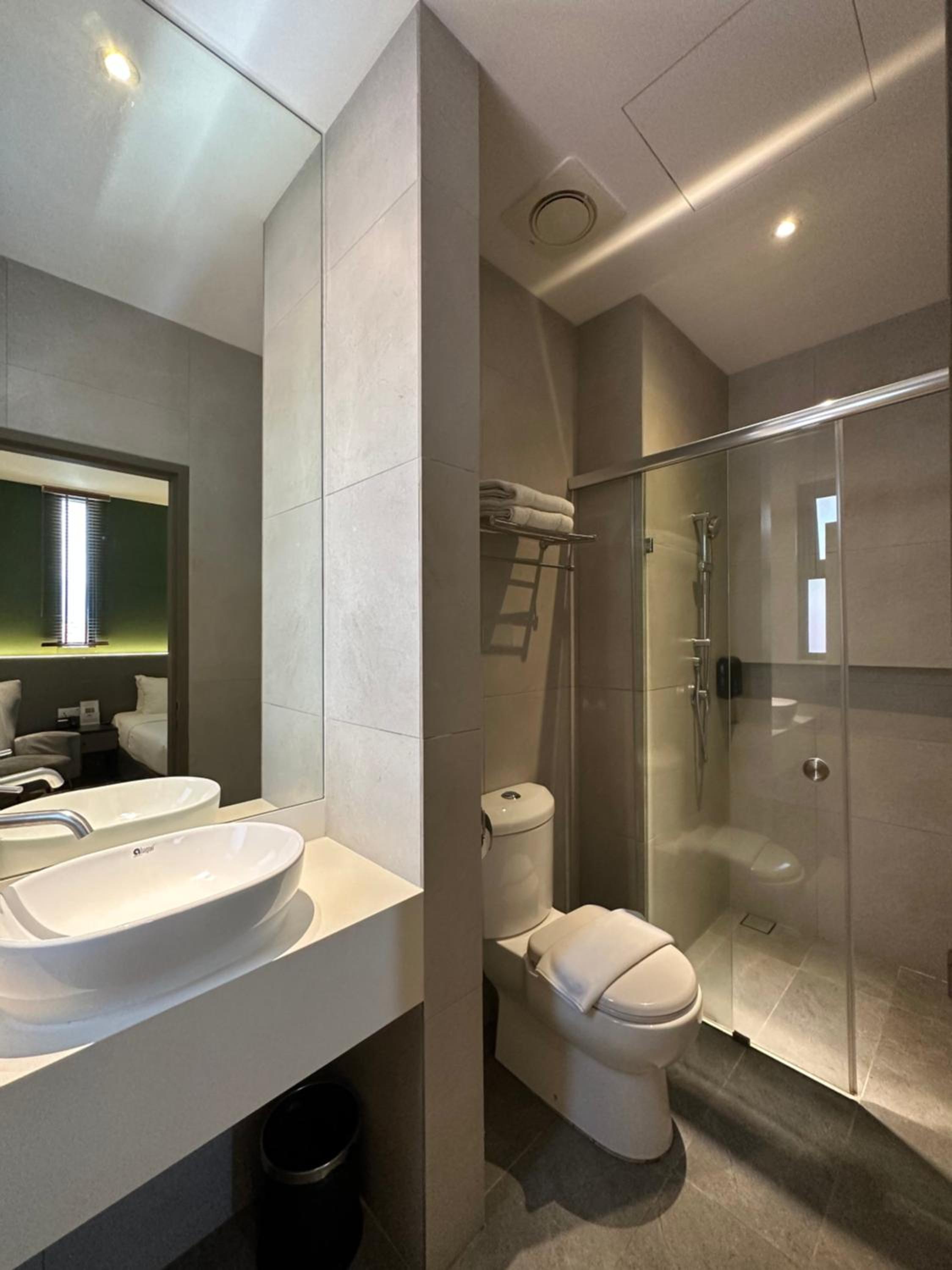 Deluxe King Room - Photo 5