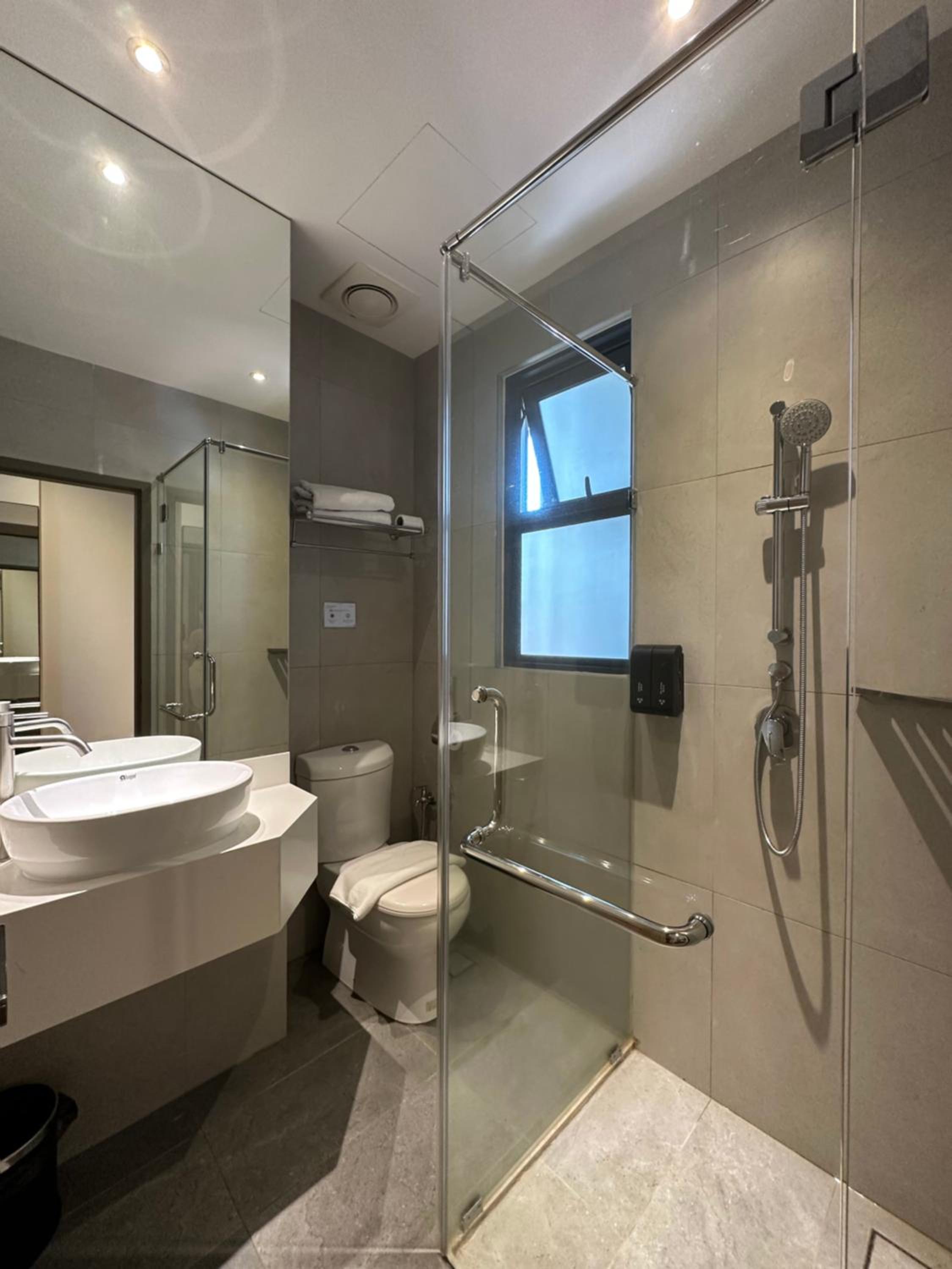 Standard Twin Room - Photo 4