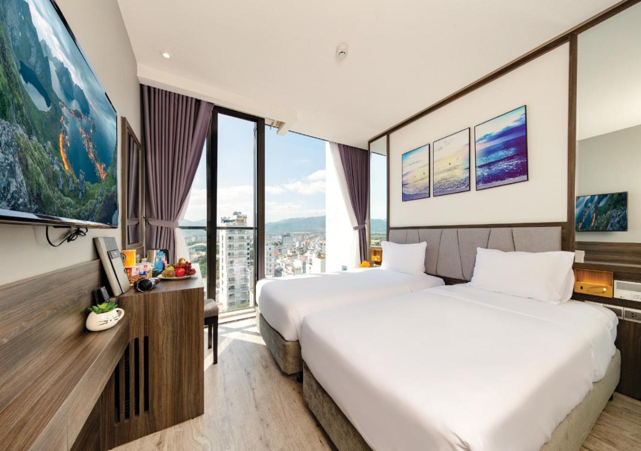 Deluxe Double or Twin Room with City View - Photo 5