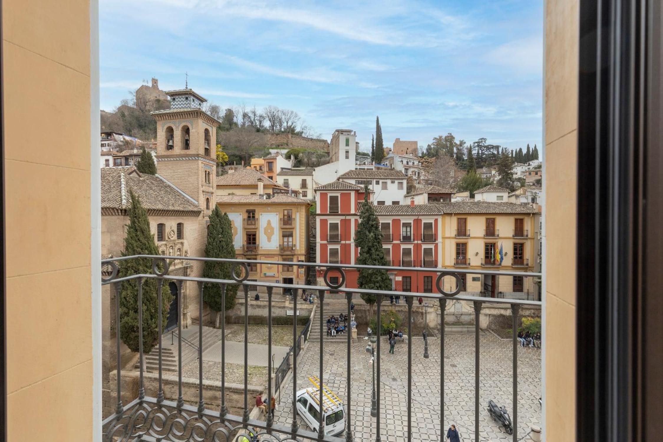 Two-Bedroom Apartment with View - Photo 19