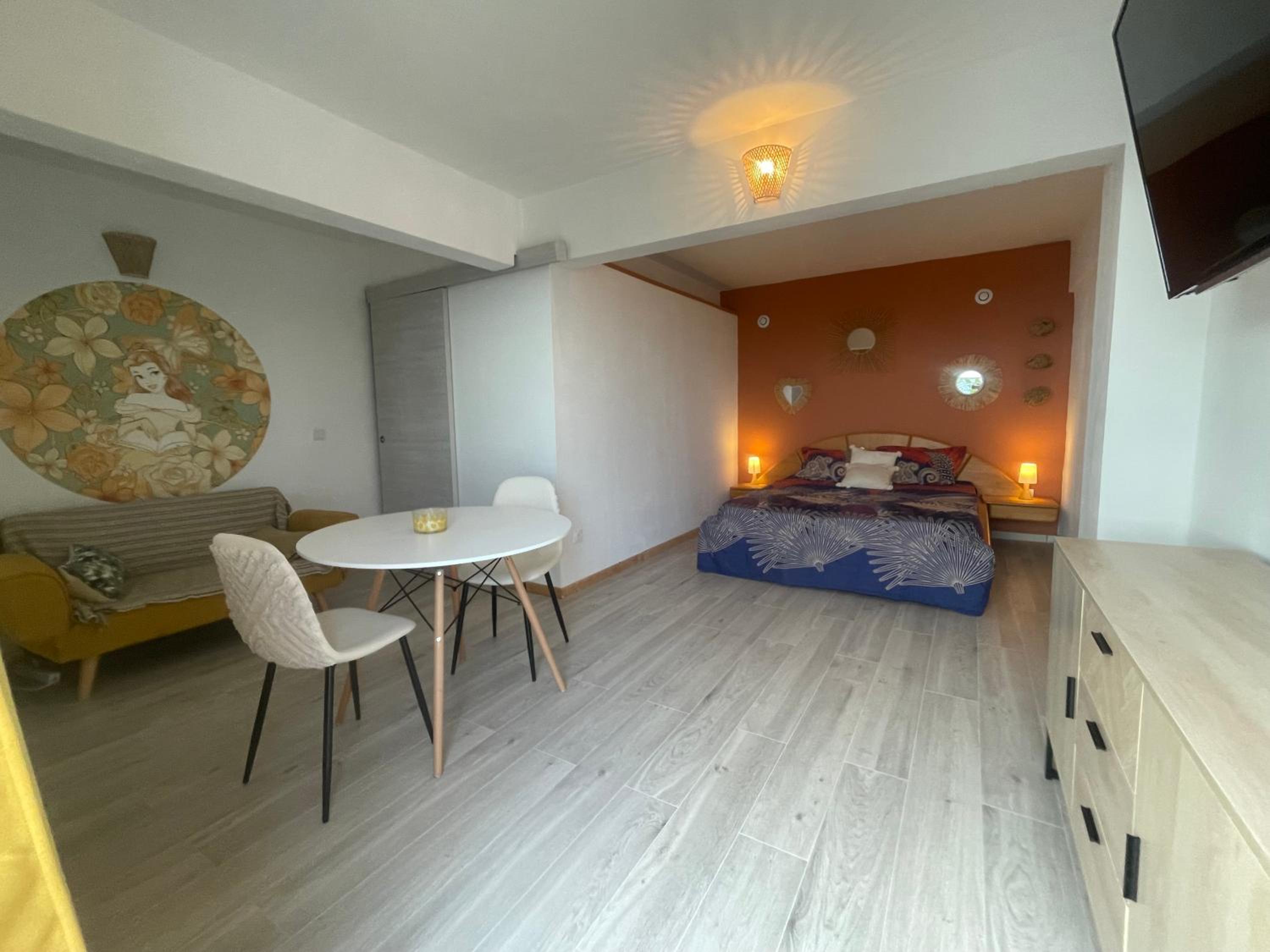 Double Room with Sea View - Photo 1