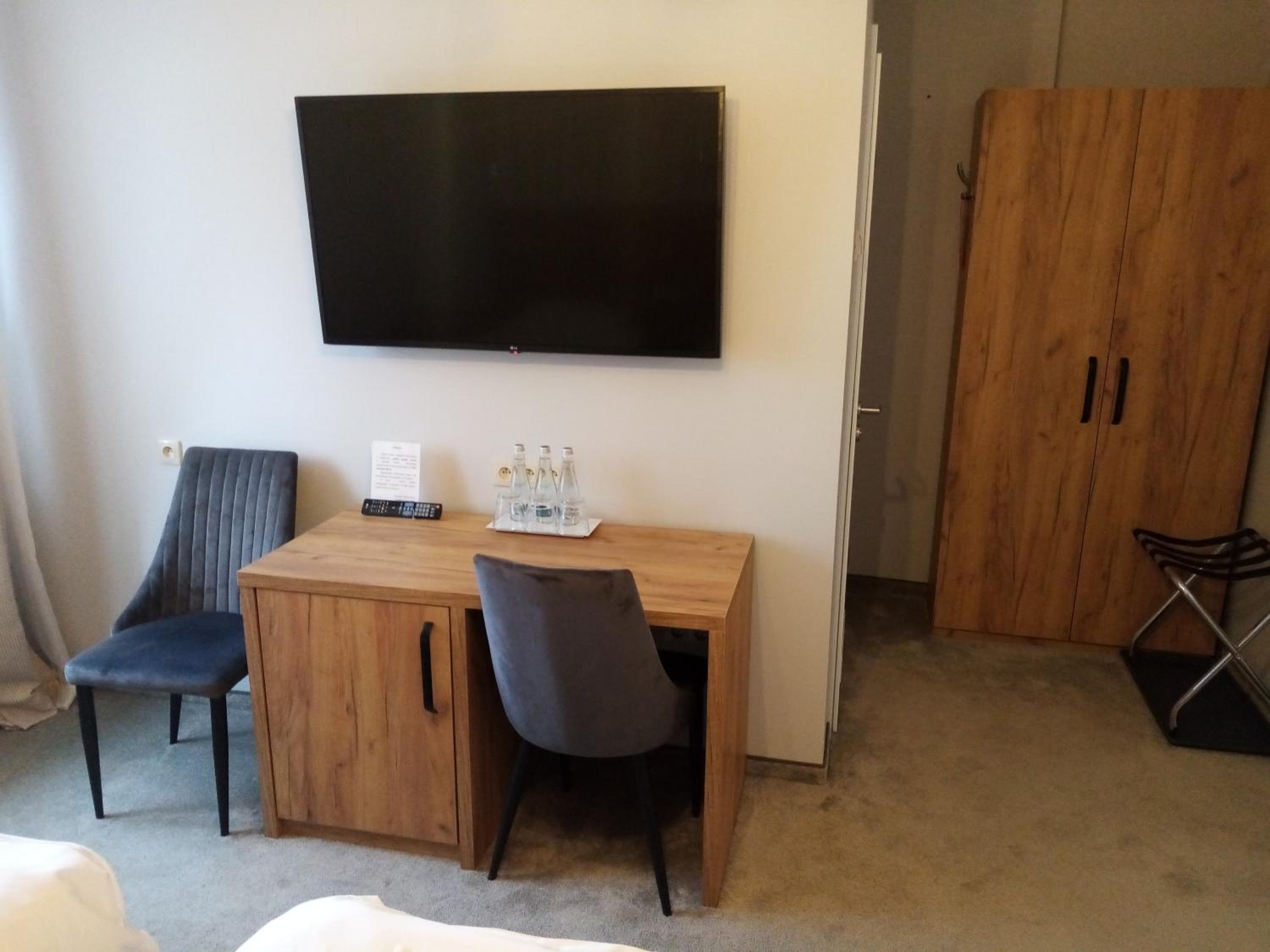Classic Triple Room - Photo 1