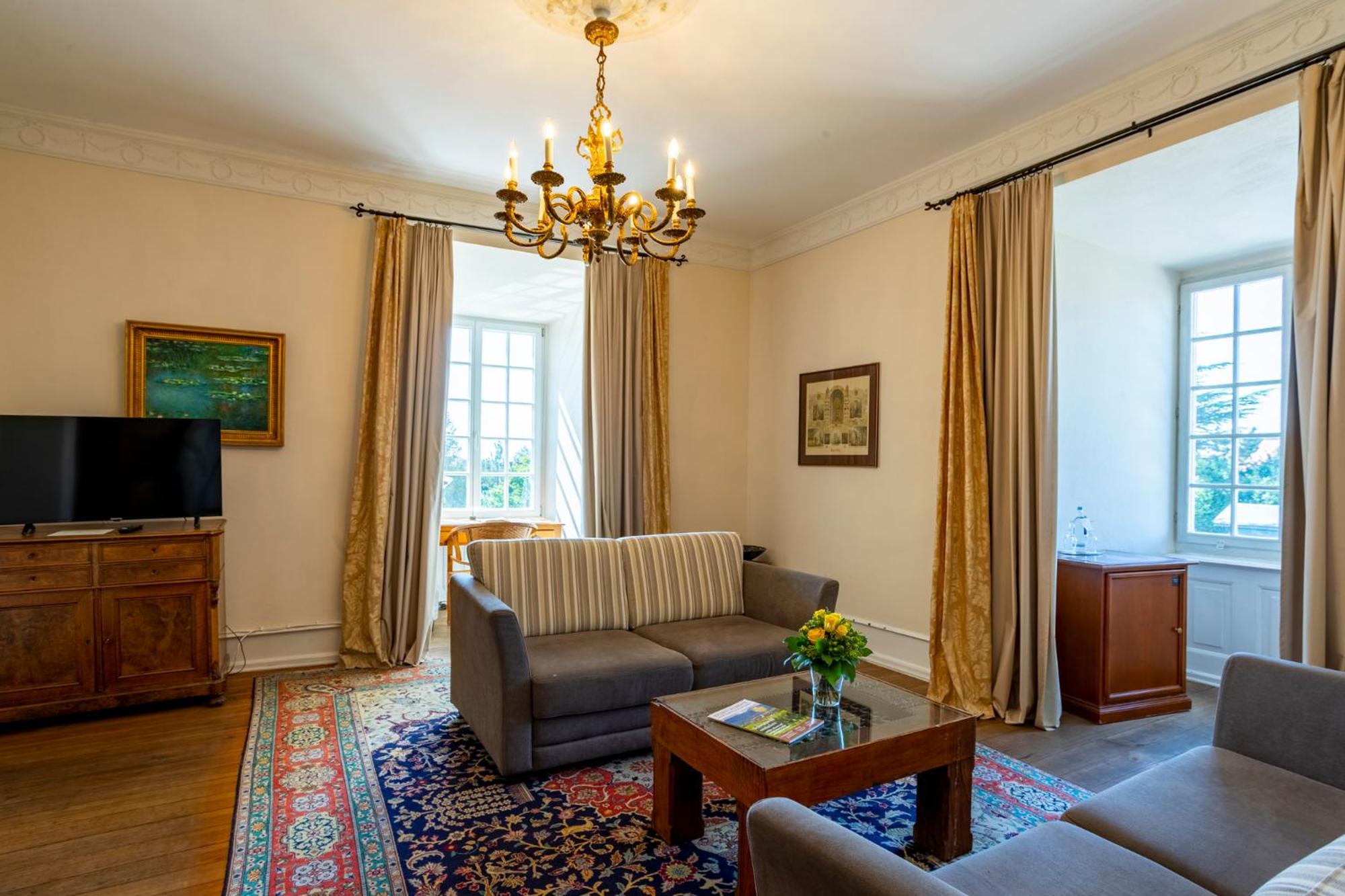 Deluxe Suite - Photo 5