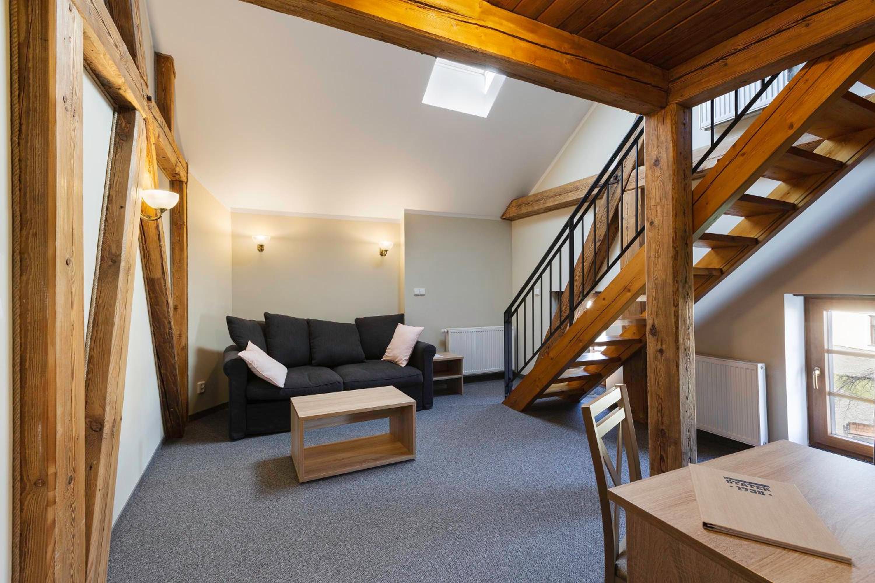 Family Room with Private Bathroom - Photo 10