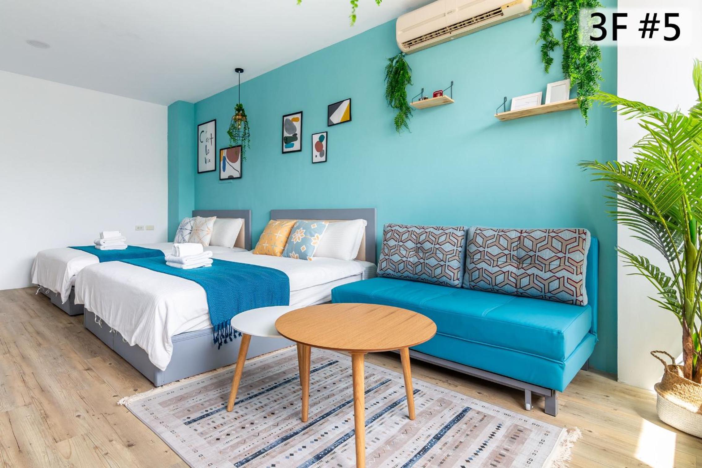 Standard Twin Room - Photo 9