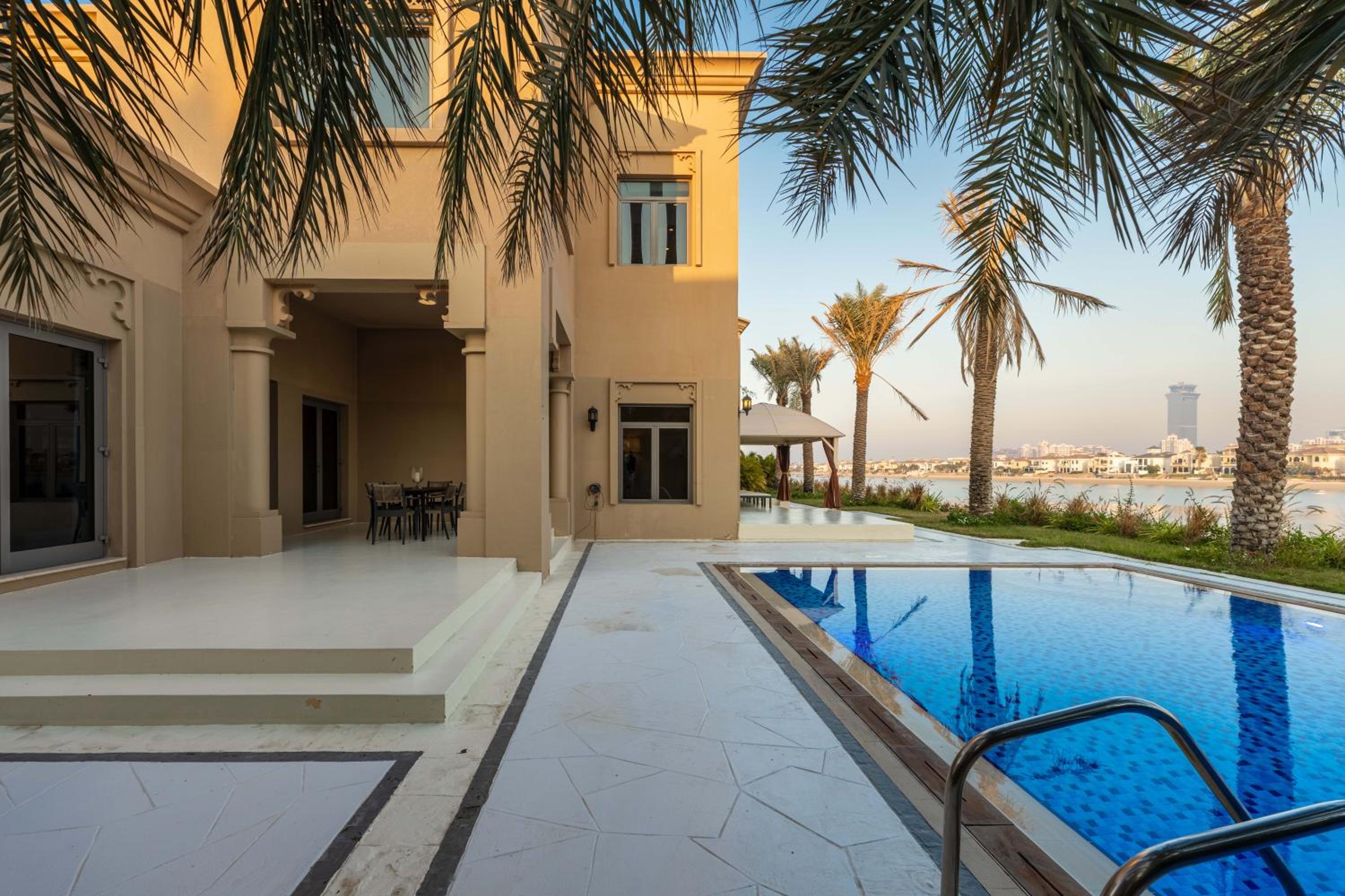 Villa photo 1