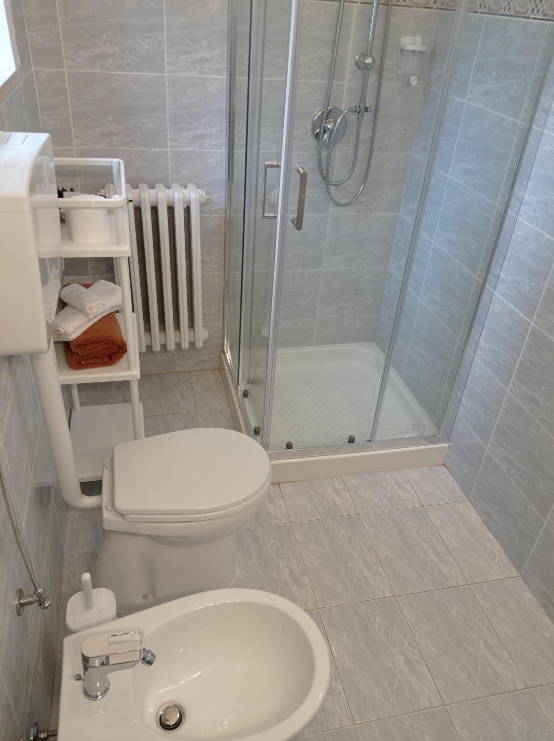 Double Room with Private Bathroom - Photo 5