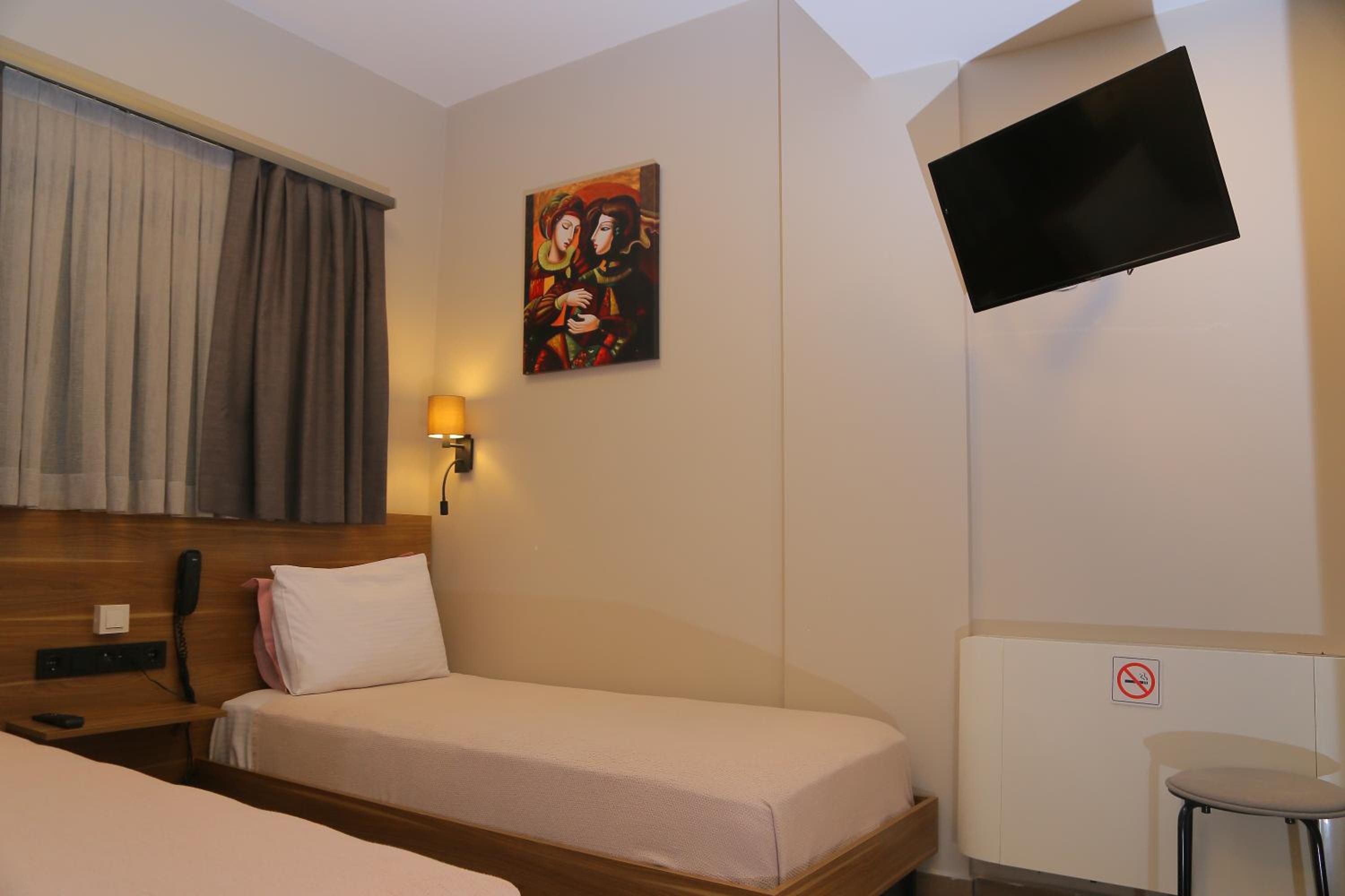 Triple Room - Disability Access photo 3