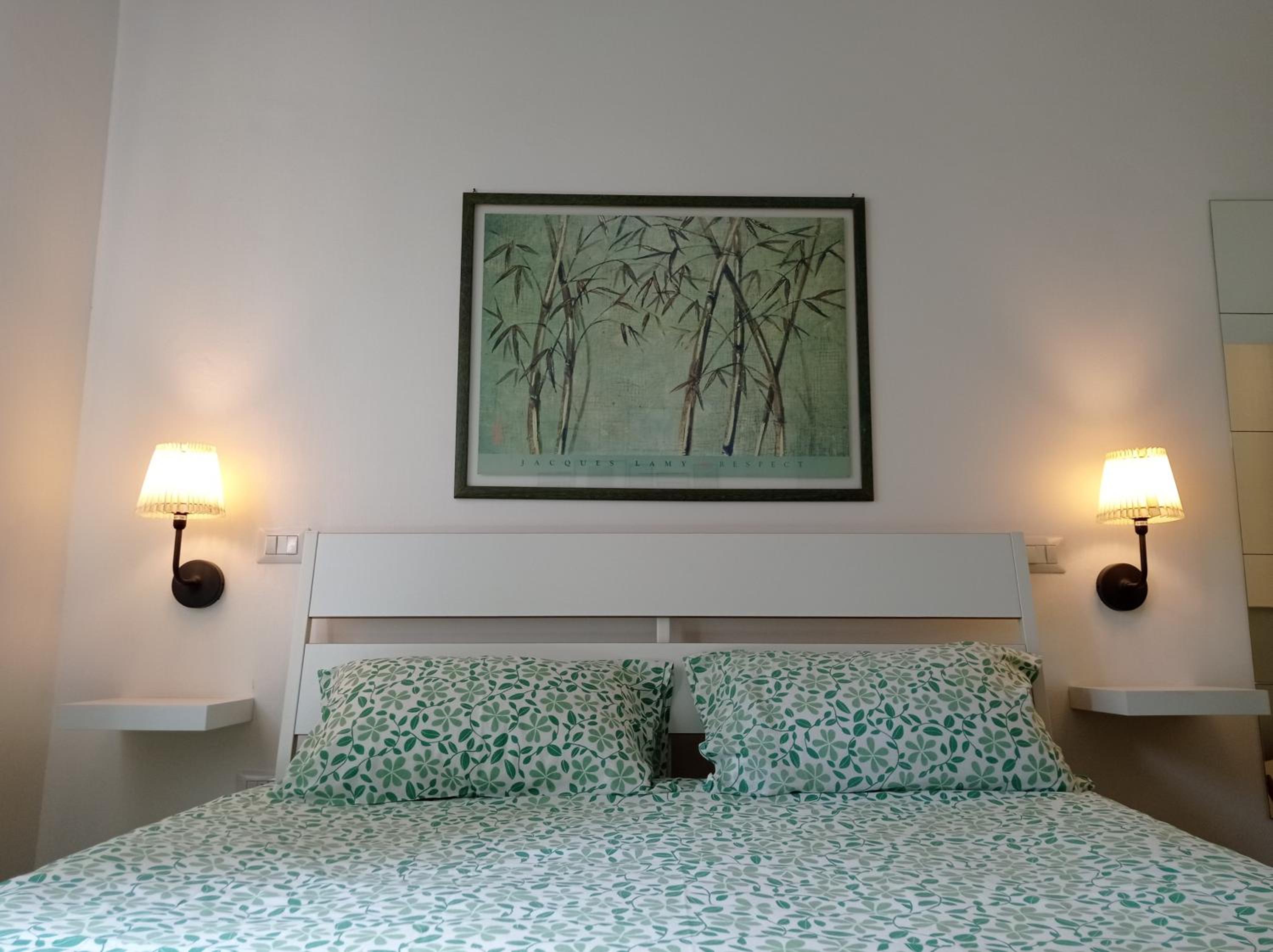 Double Room with Private Bathroom - Photo 8
