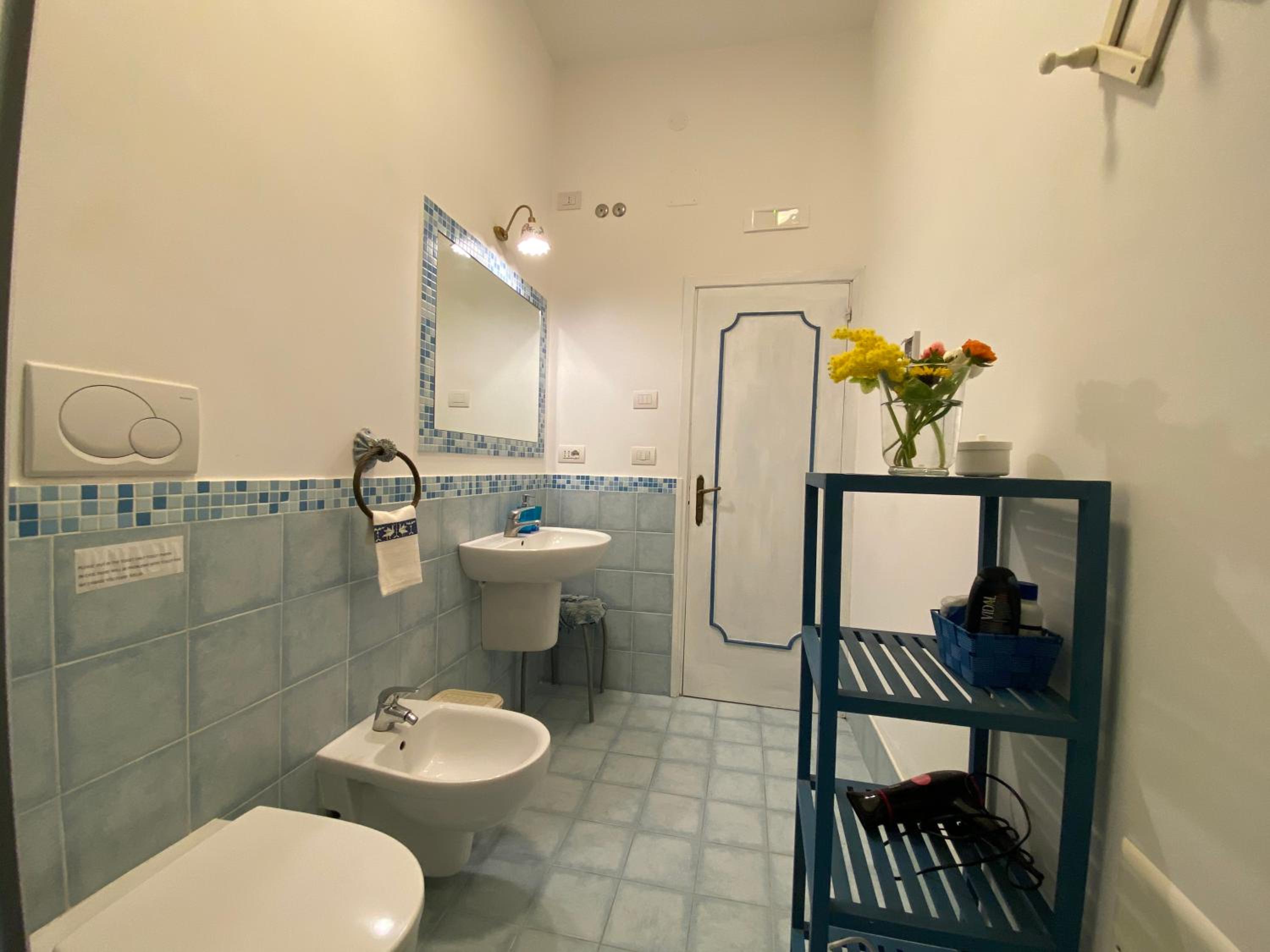 Suite with Spa Bath - Photo 18