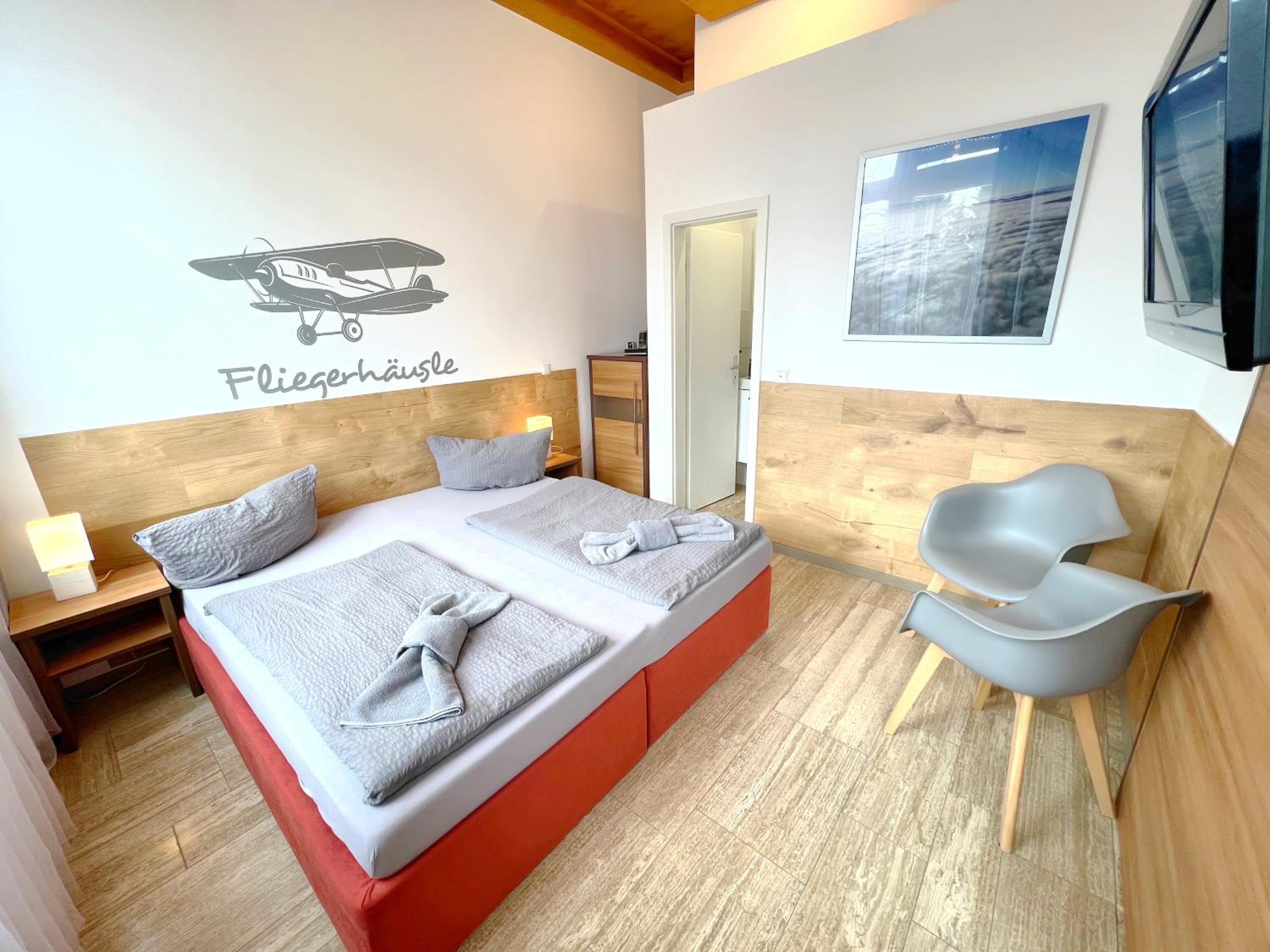Double Room with extra bed and large Community terrace  - Photo 3