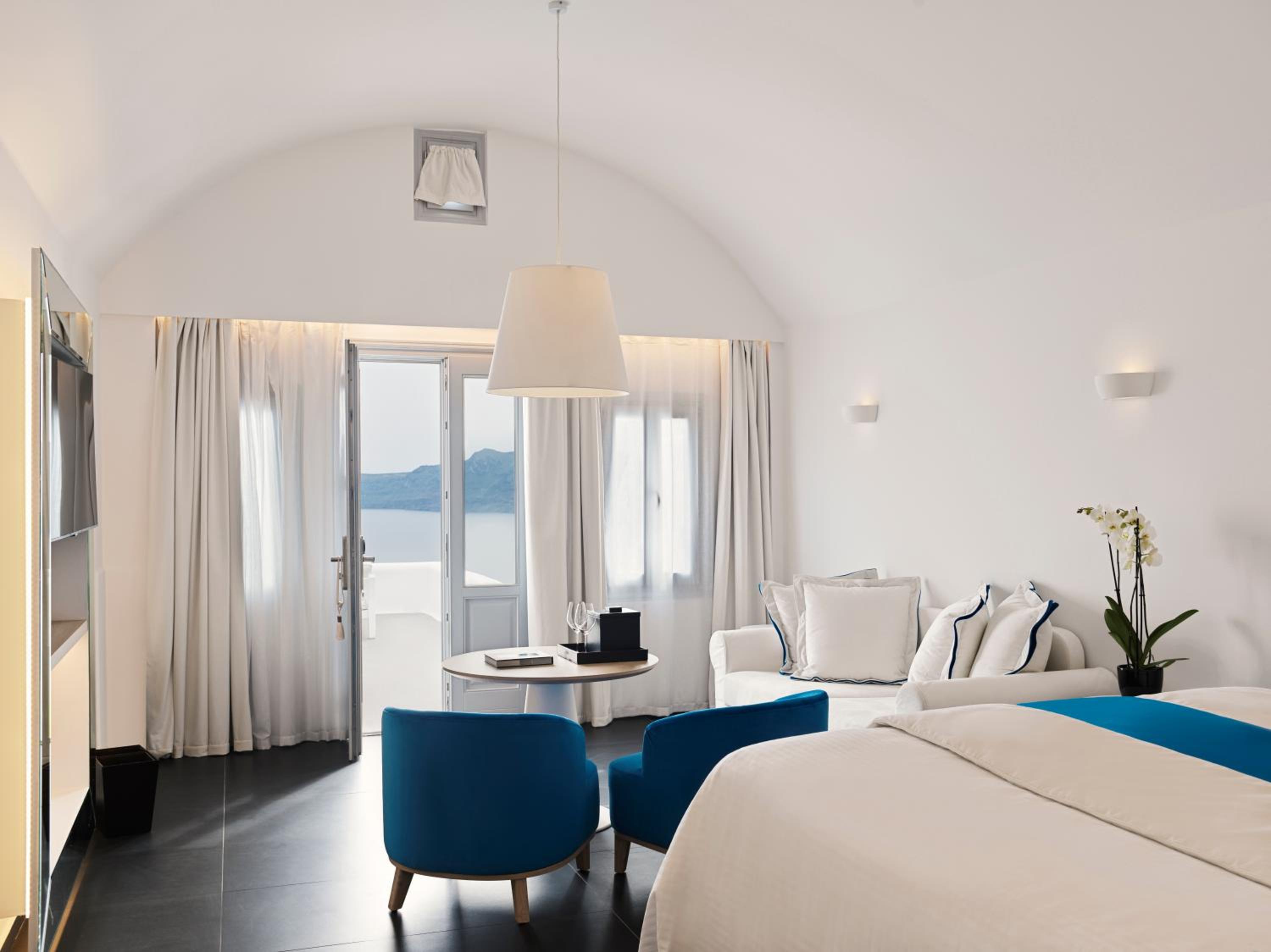 Honeymoon Suite with Jetted Tub - Pelagos House photo 2