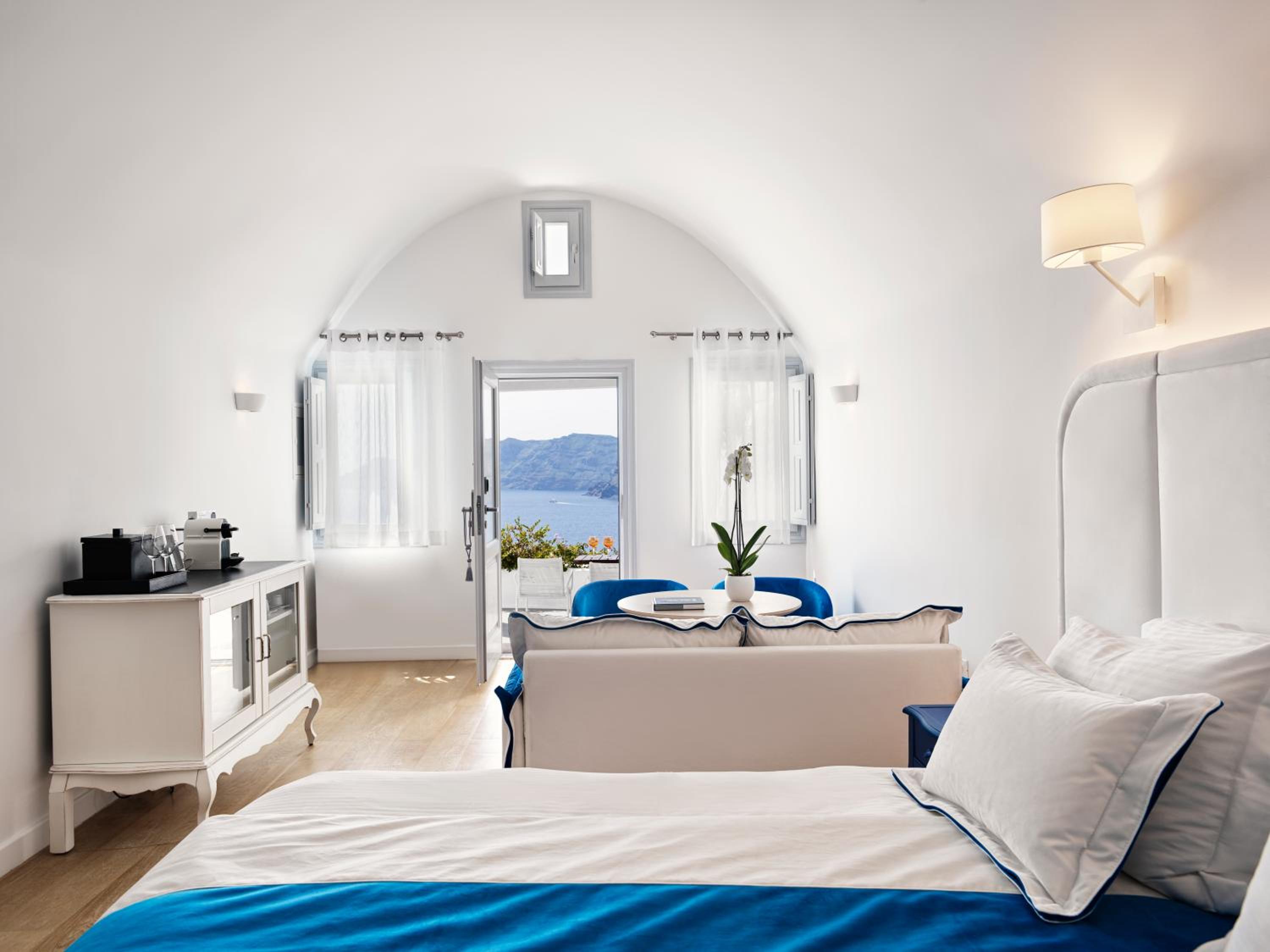 The Cave Horizon Suite – Pelagos House, Katikies Santorini