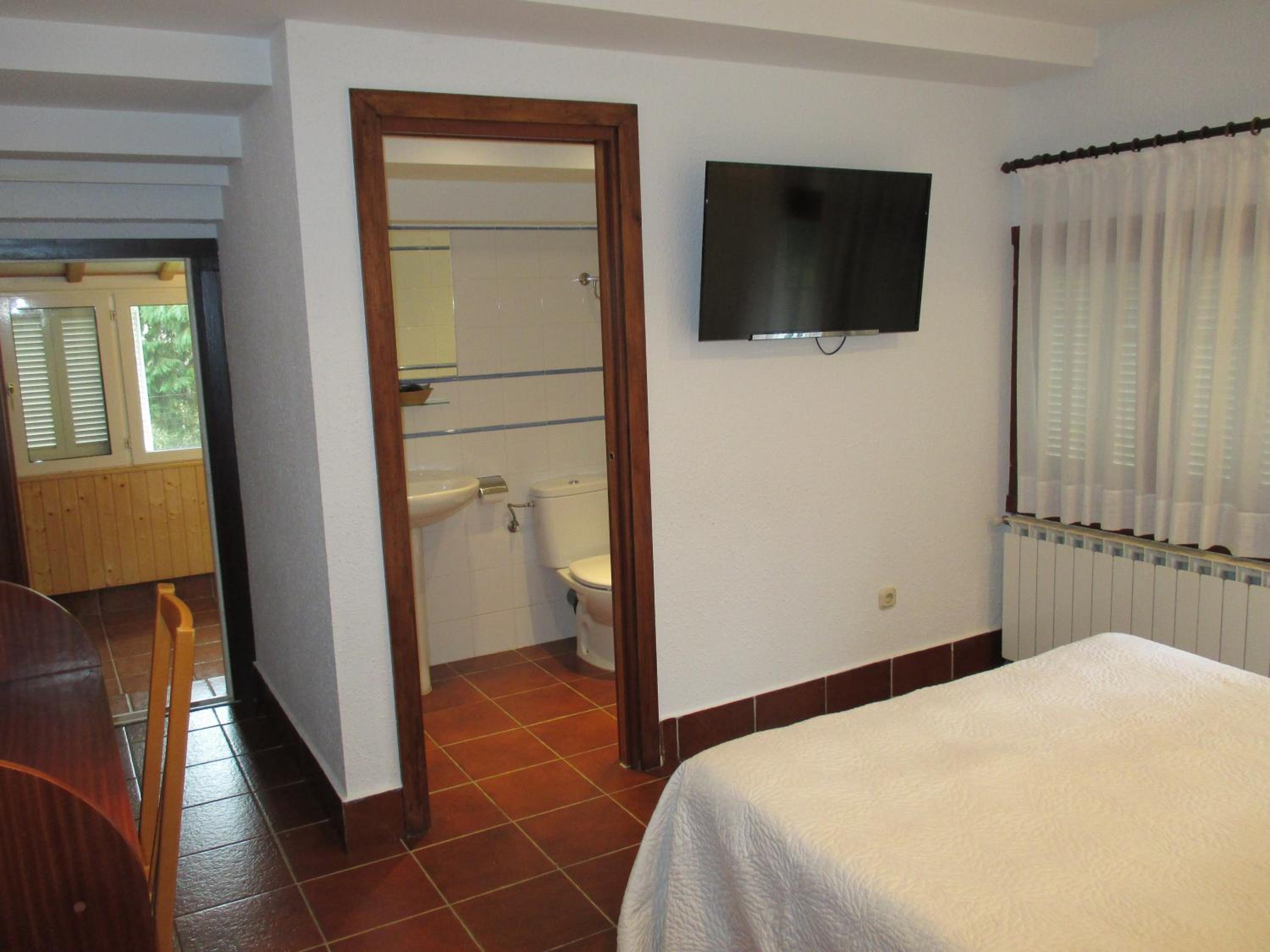 Budget Triple Room photo 3