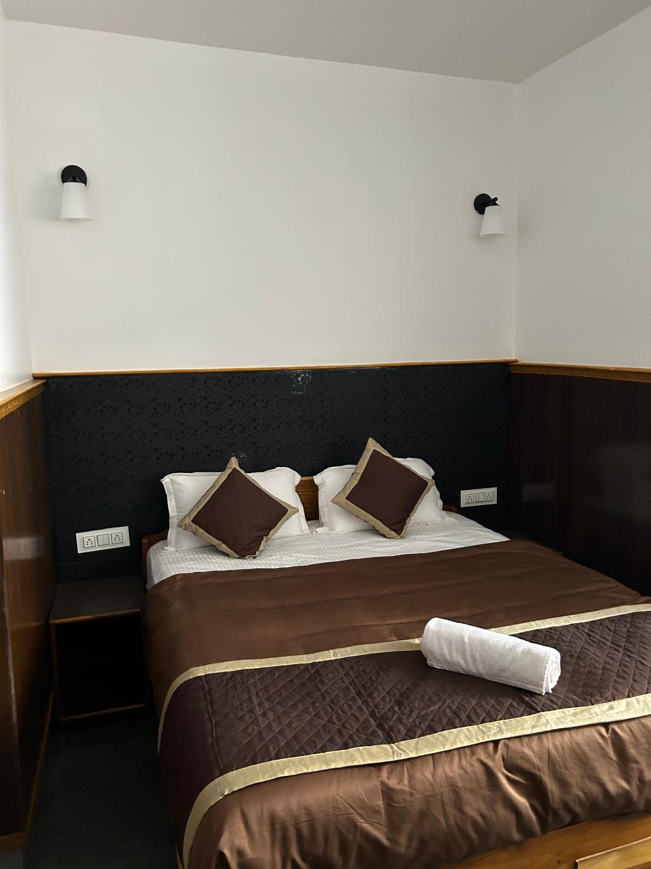 Queen Room photo 1
