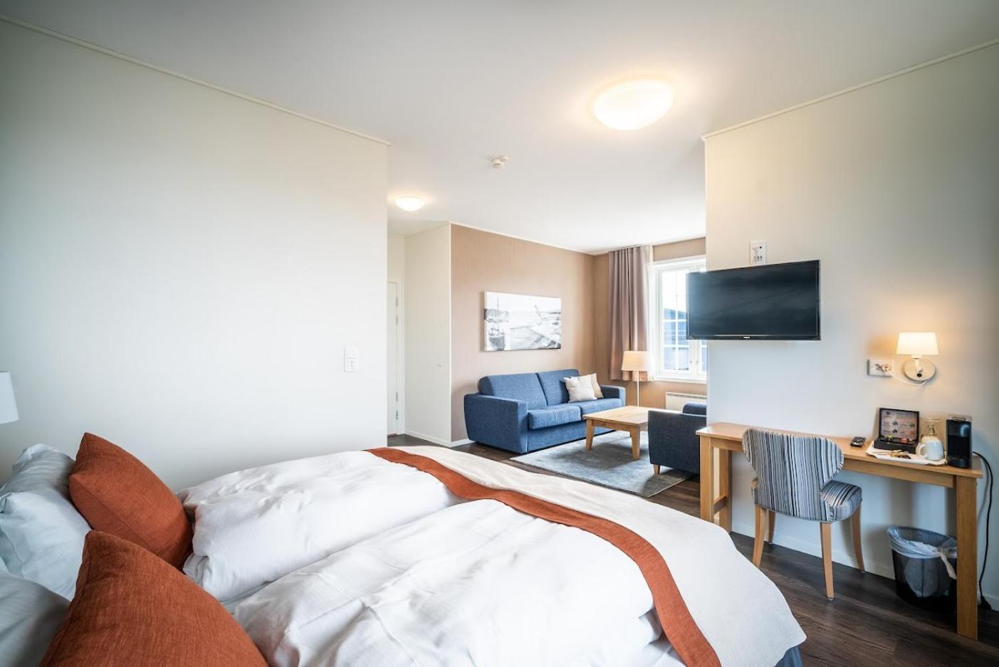 Deluxe Double Room with Sea View photo 3