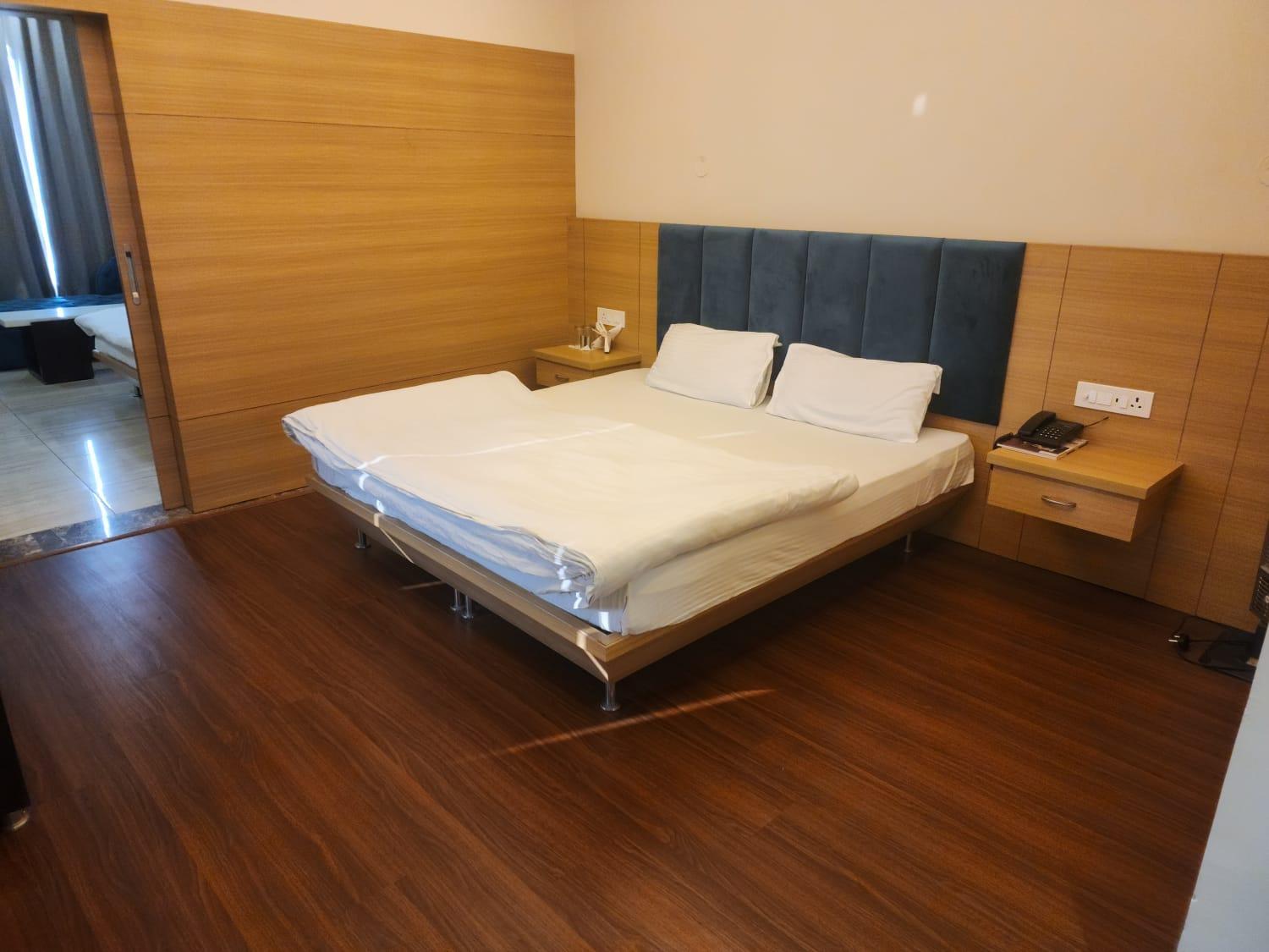 Suite - Photo 2