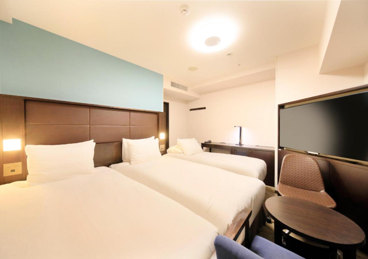 Superior Twin Room with Extra Bed - Non-Smoking photo 2