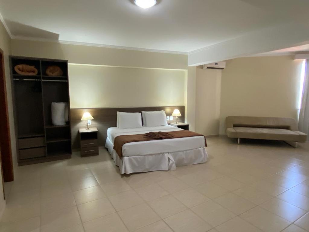 Queen Room with Spa Bath