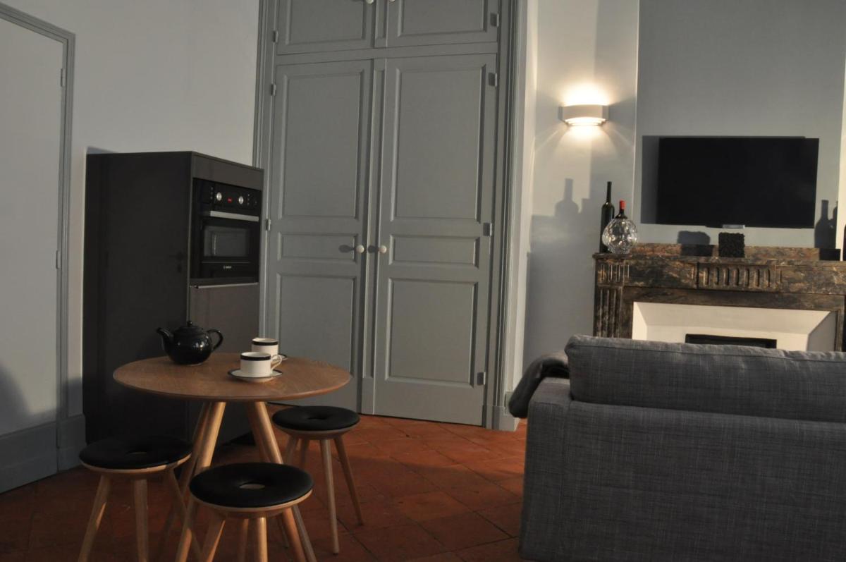 Studio Apartment photo 1