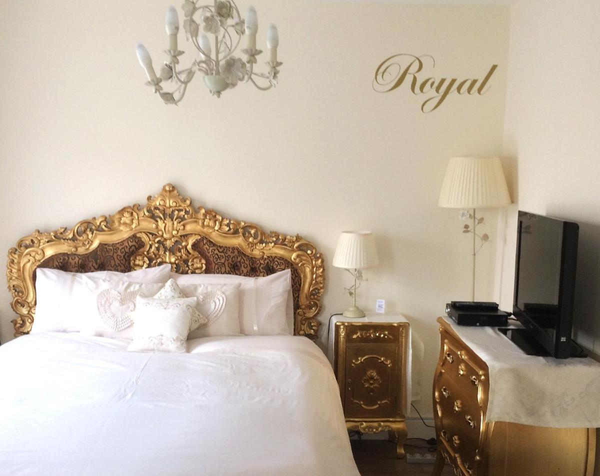 Deluxe Double Room with Balcony photo 2