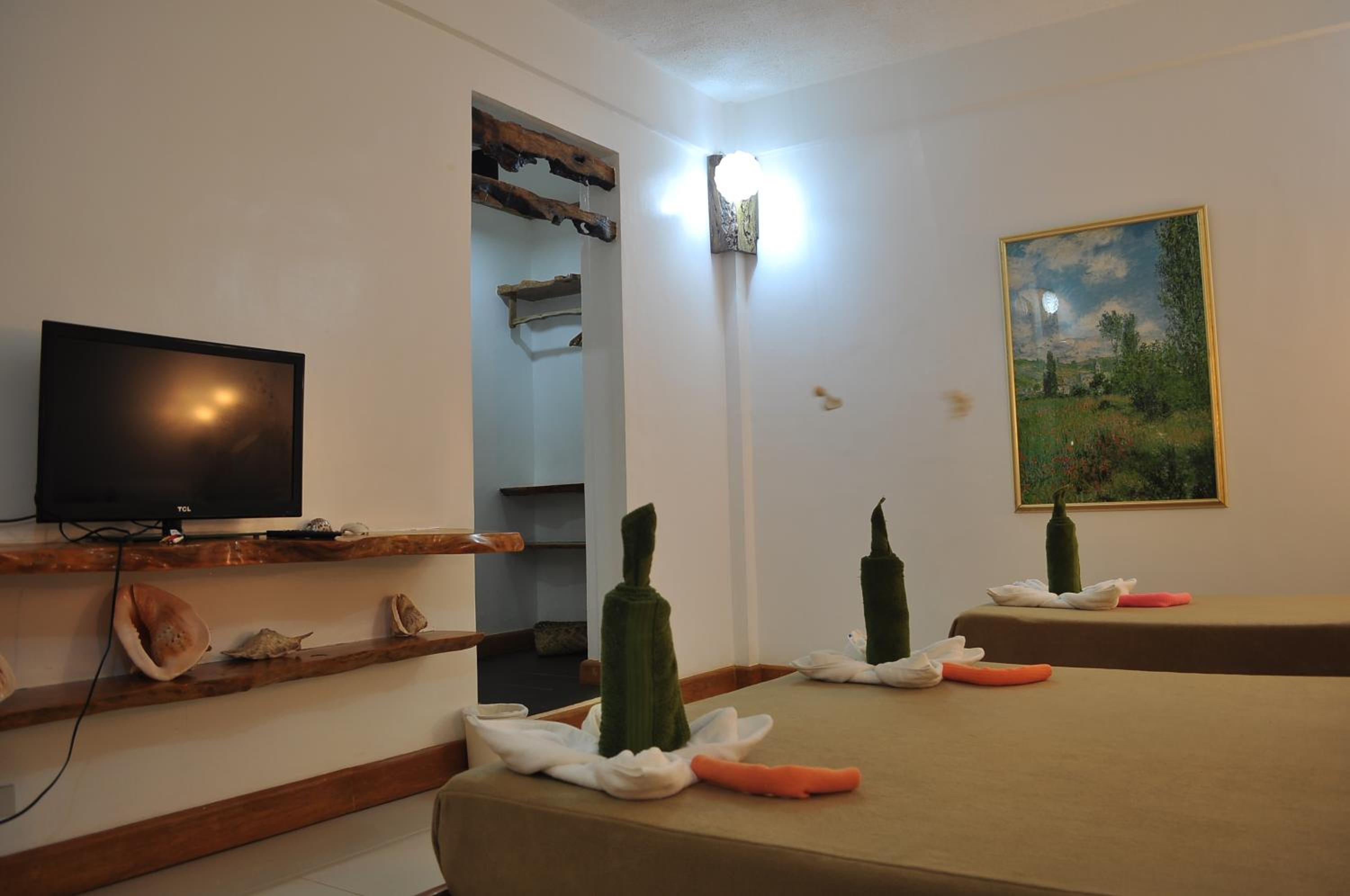 Deluxe Room with Garden View - Photo 5