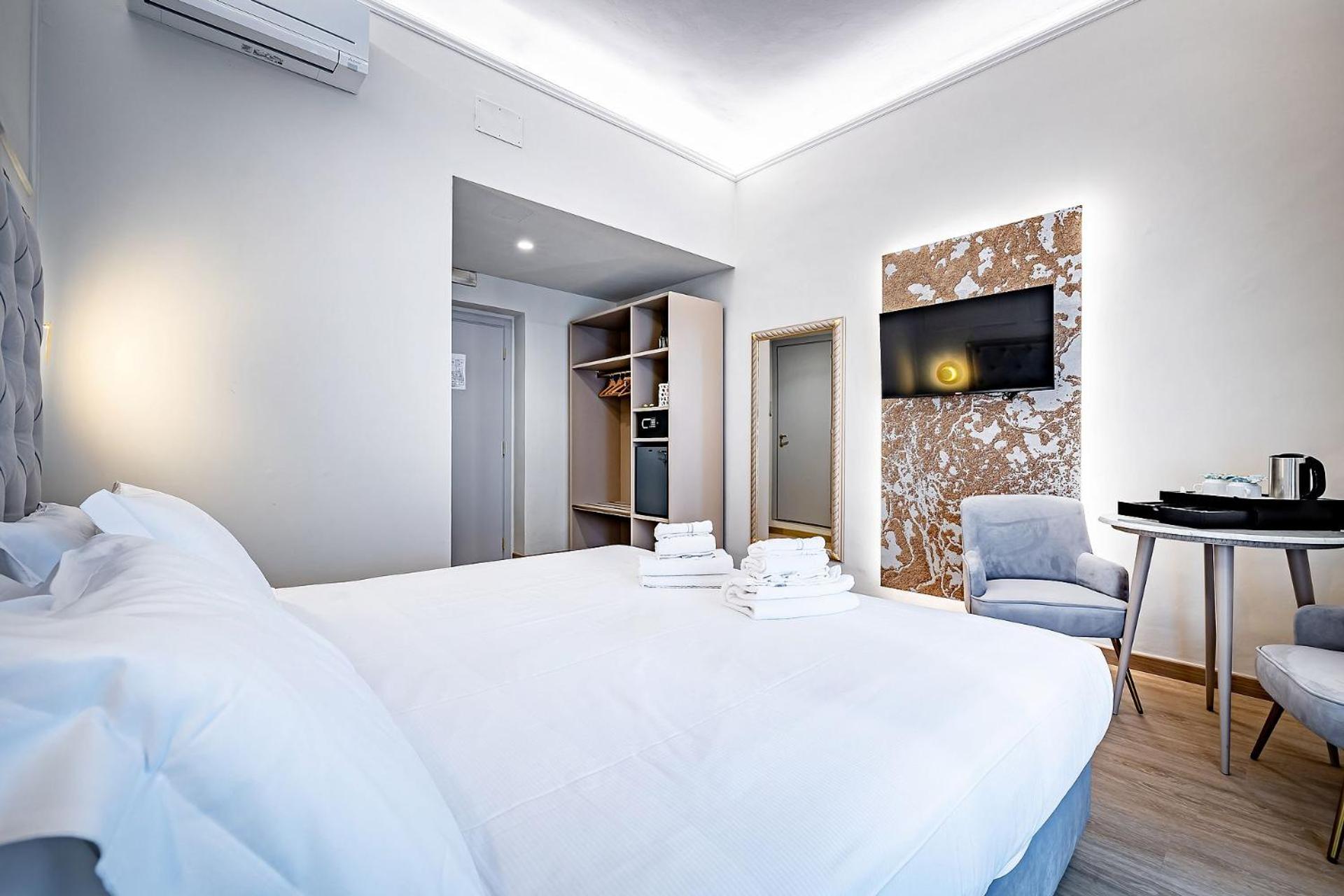 Double or Twin Room photo 3