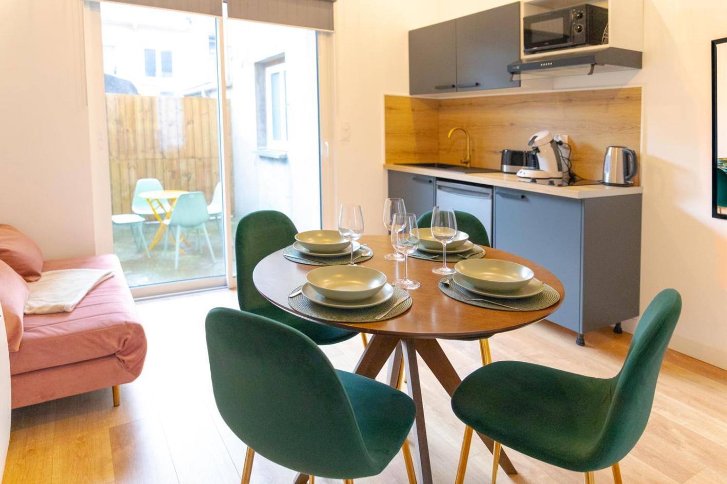 One-Bedroom Apartment