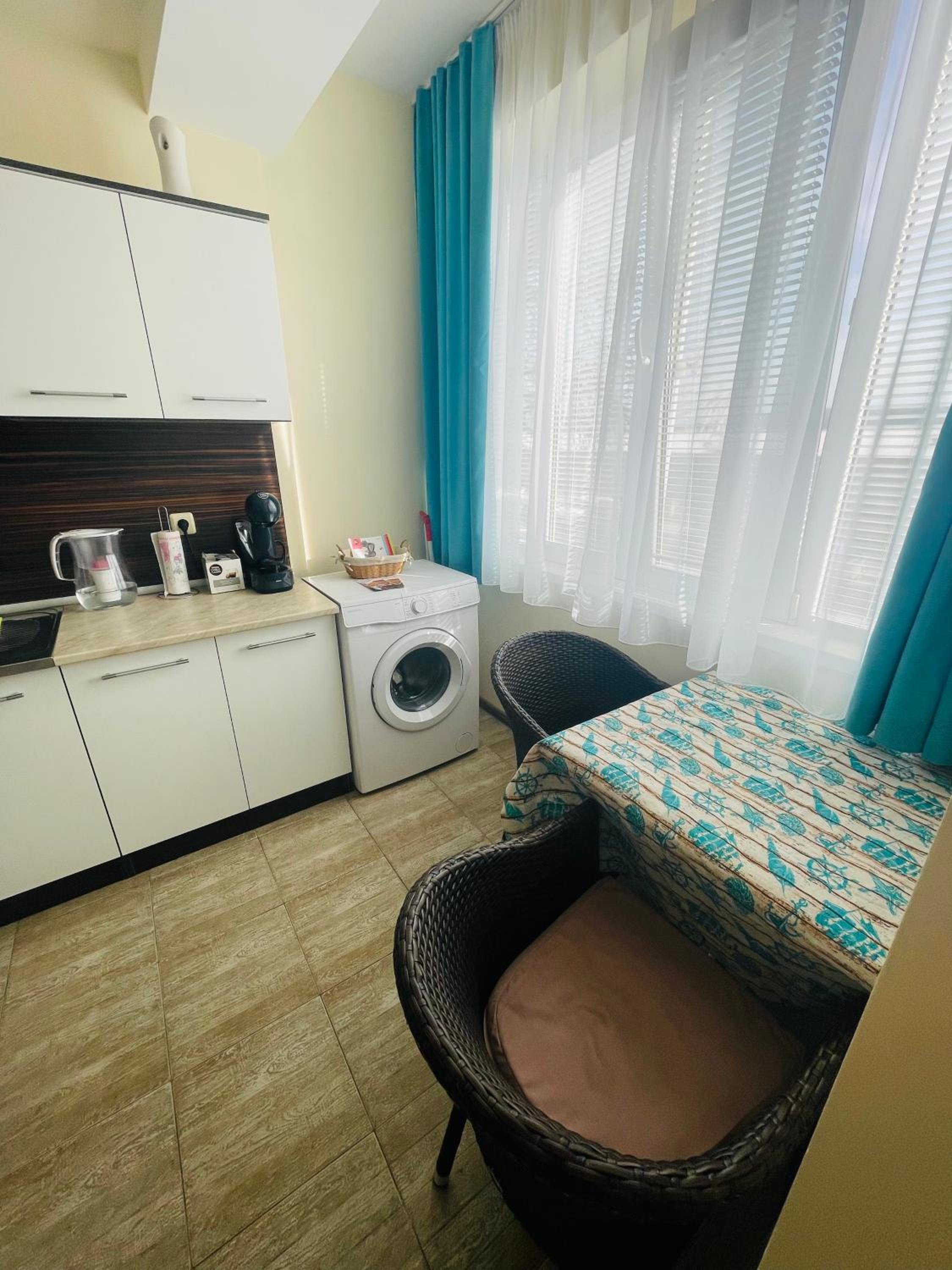 One-Bedroom Apartment - Photo 37