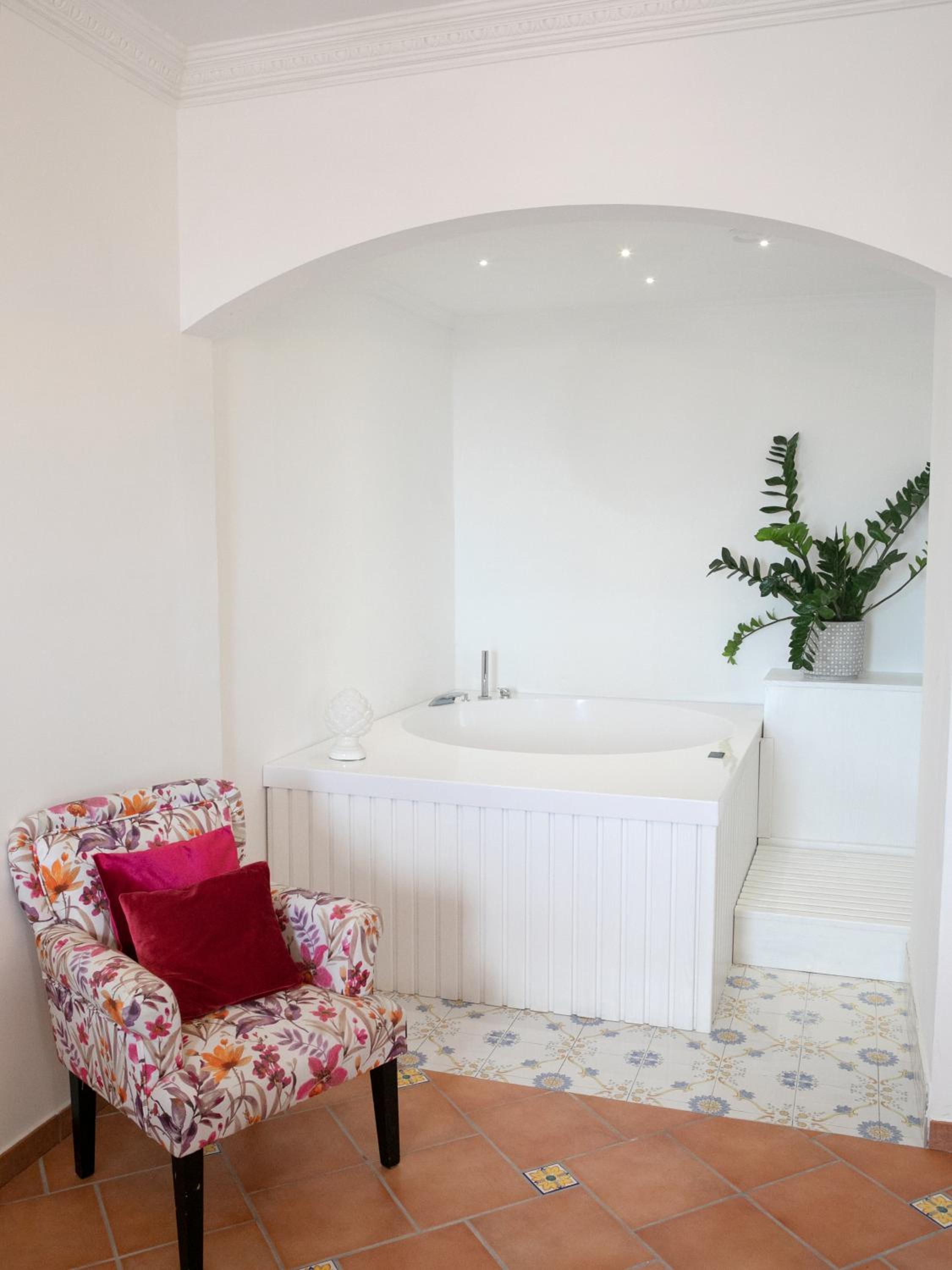 Suite - Photo 7