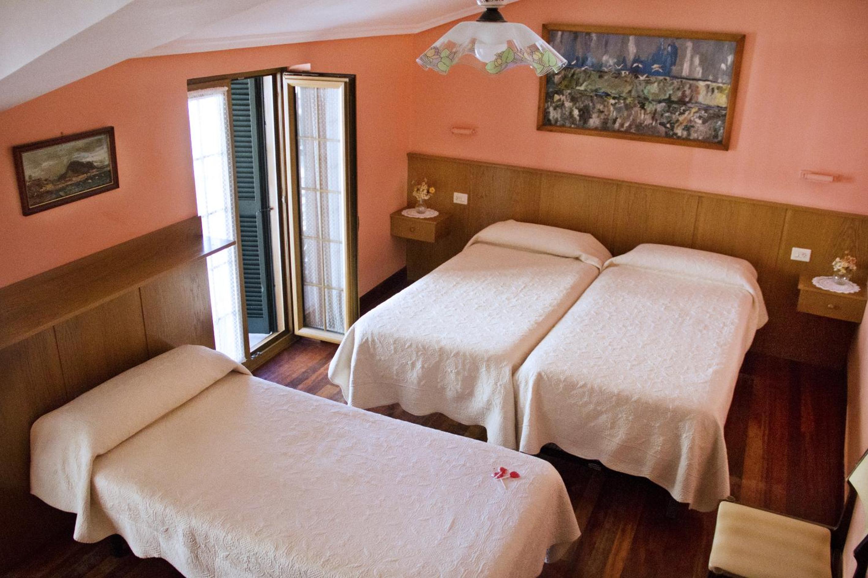 Triple Room - Photo 1
