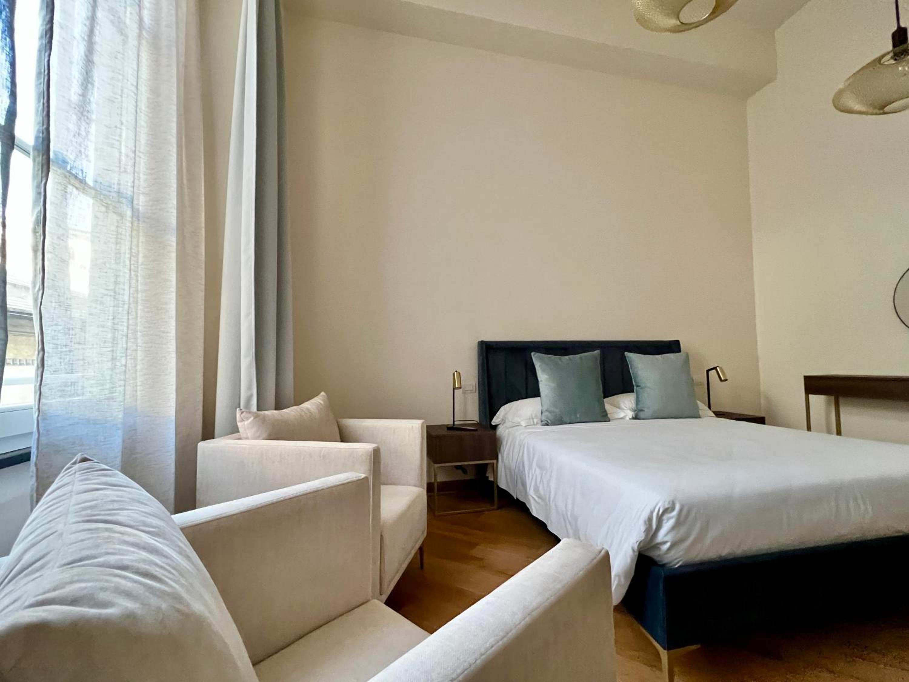 Deluxe Double Room with Shower