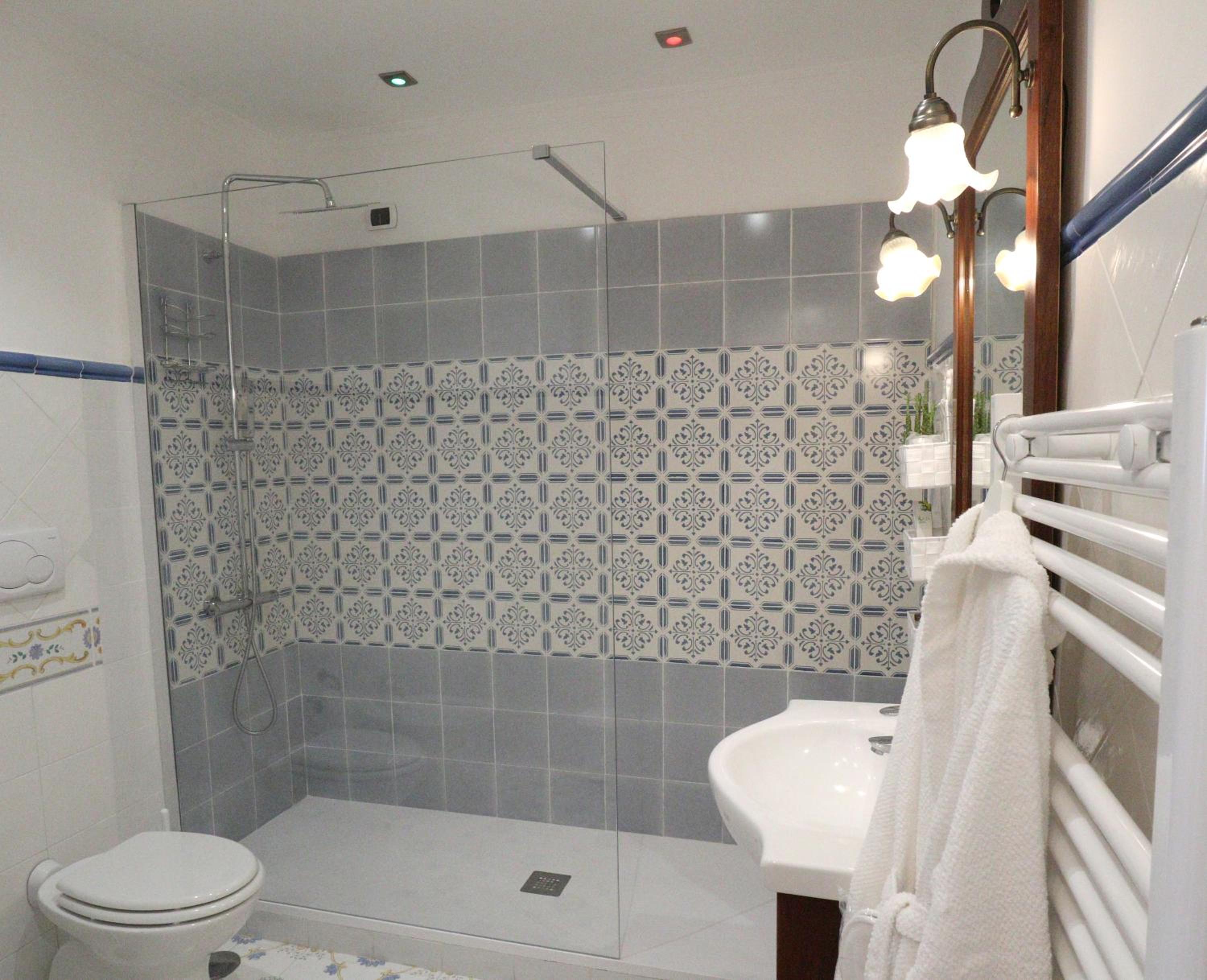 Suite with Mountain View - Photo 3