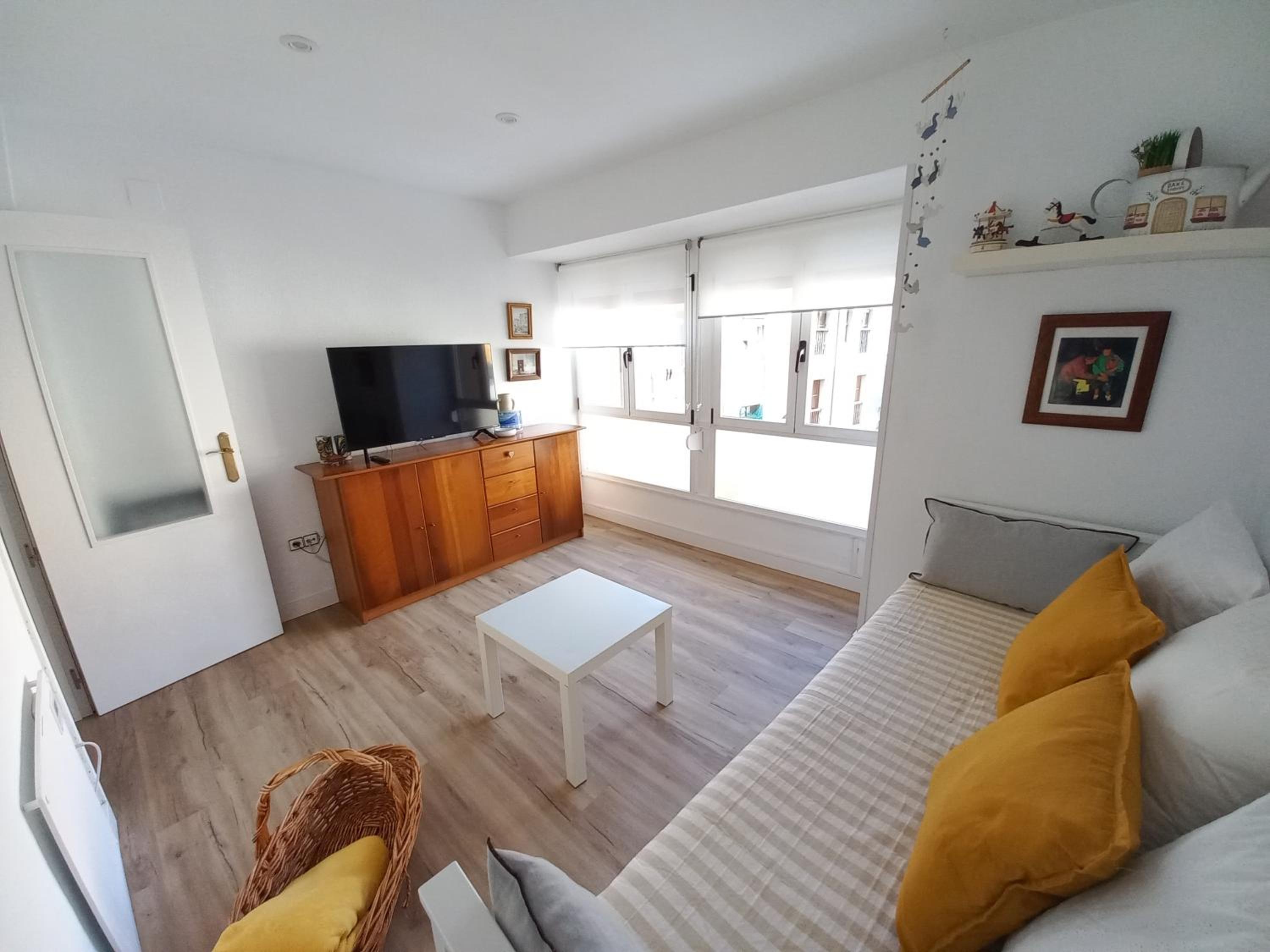 One-Bedroom Apartment photo 2