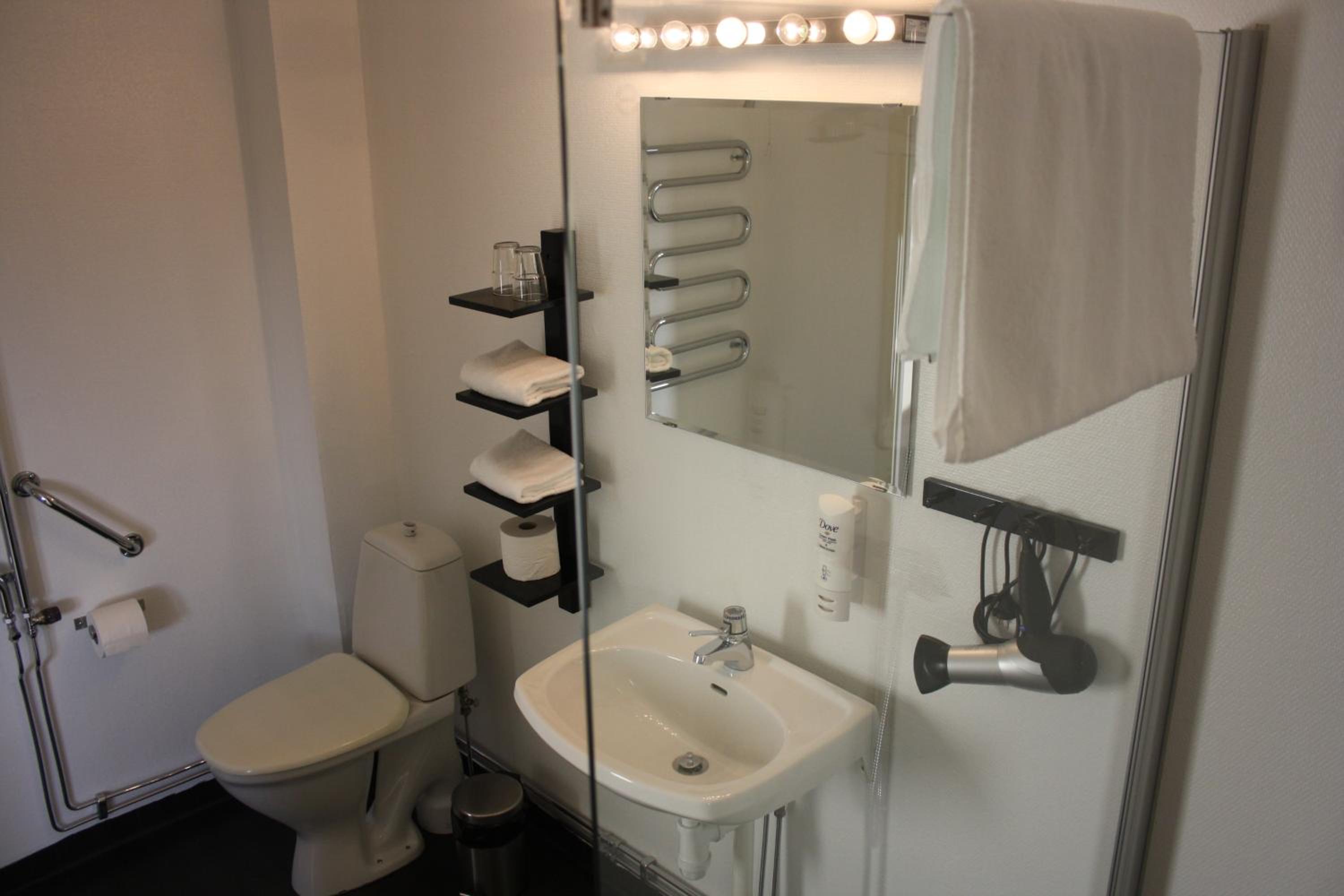 Standard Double or Twin Room photo 3