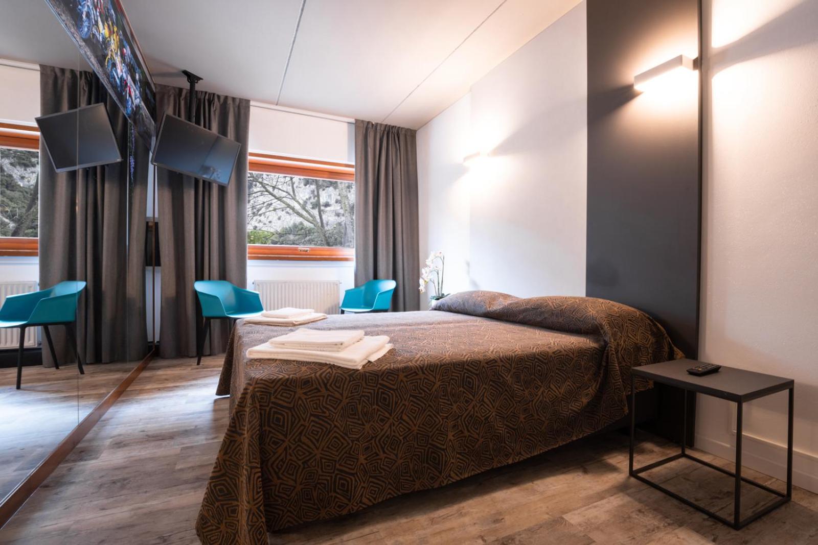 Superior Double or Twin Room - Photo 13