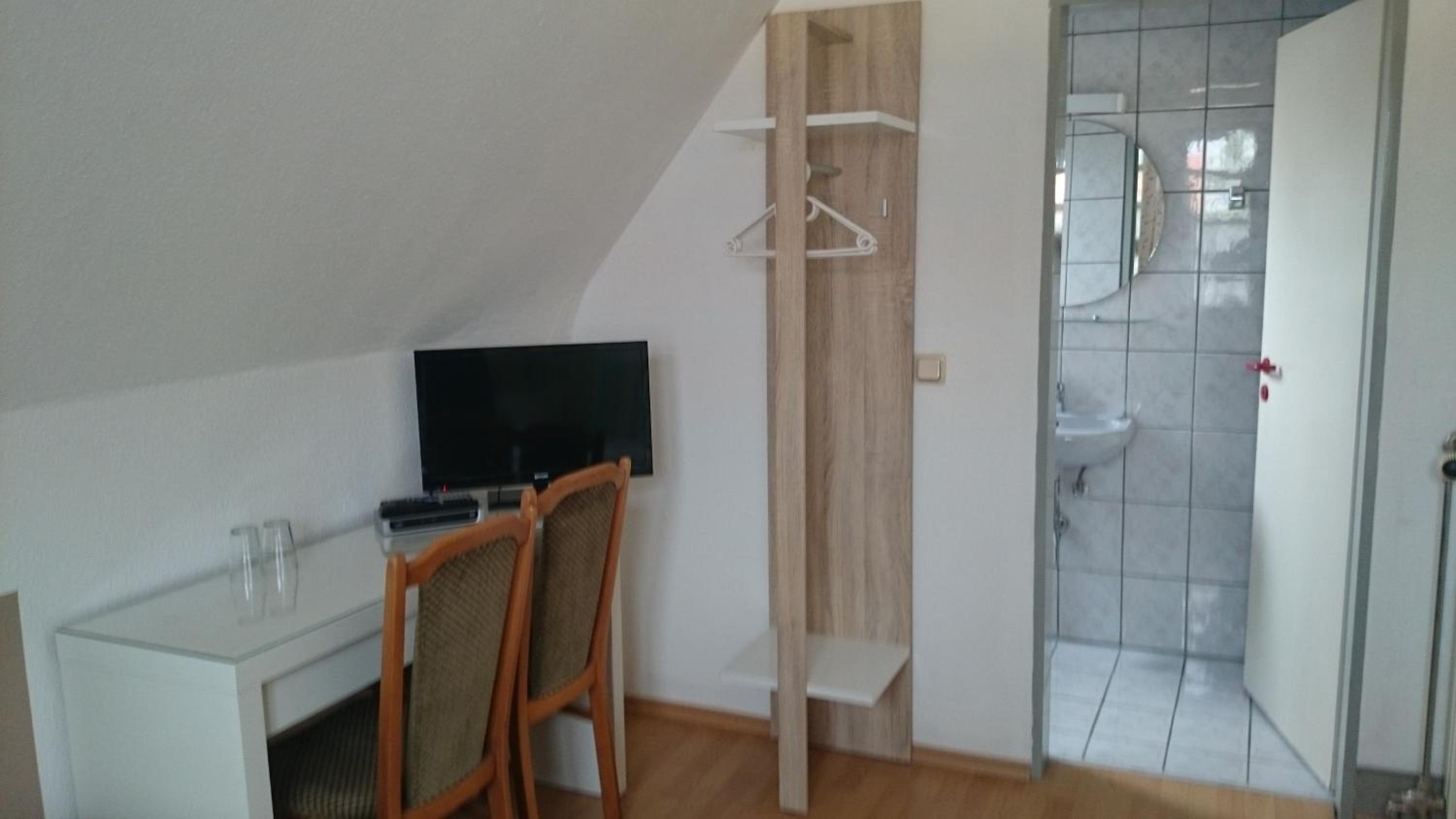 Double Room - Photo 16