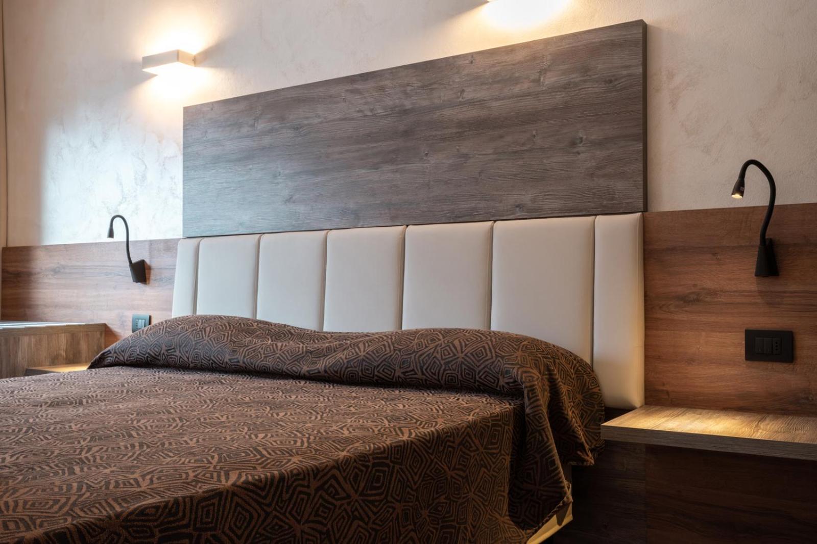 Superior Double or Twin Room - Photo 10