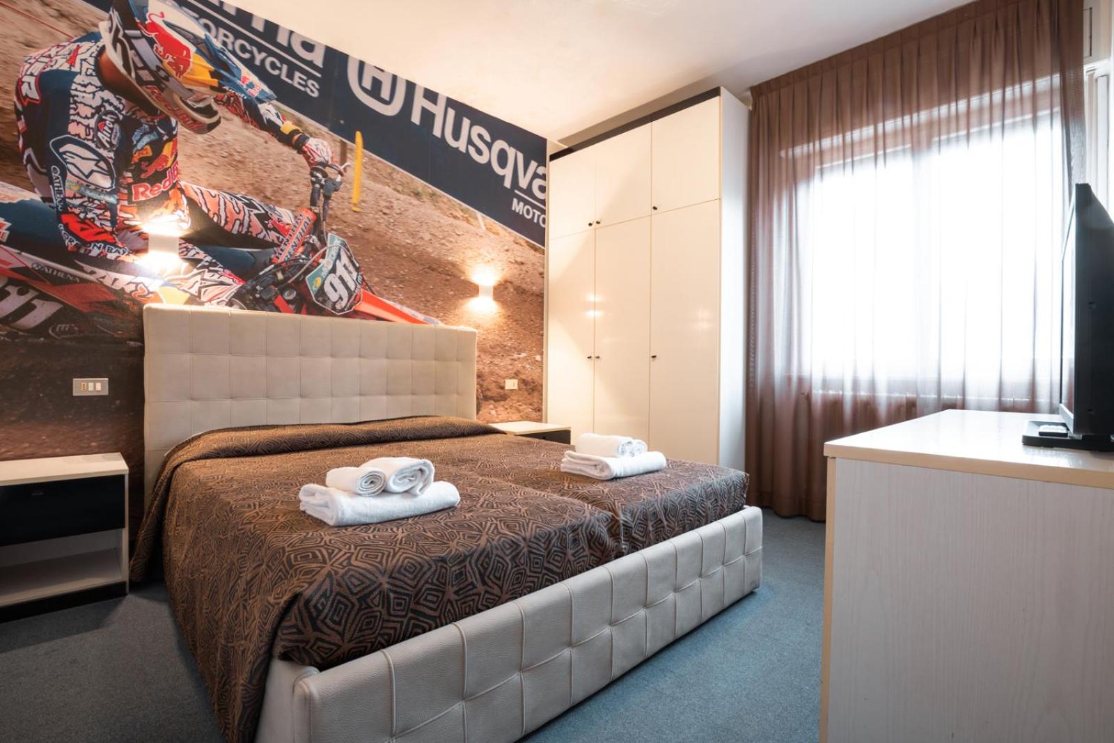 Double or Twin Room - Photo 3